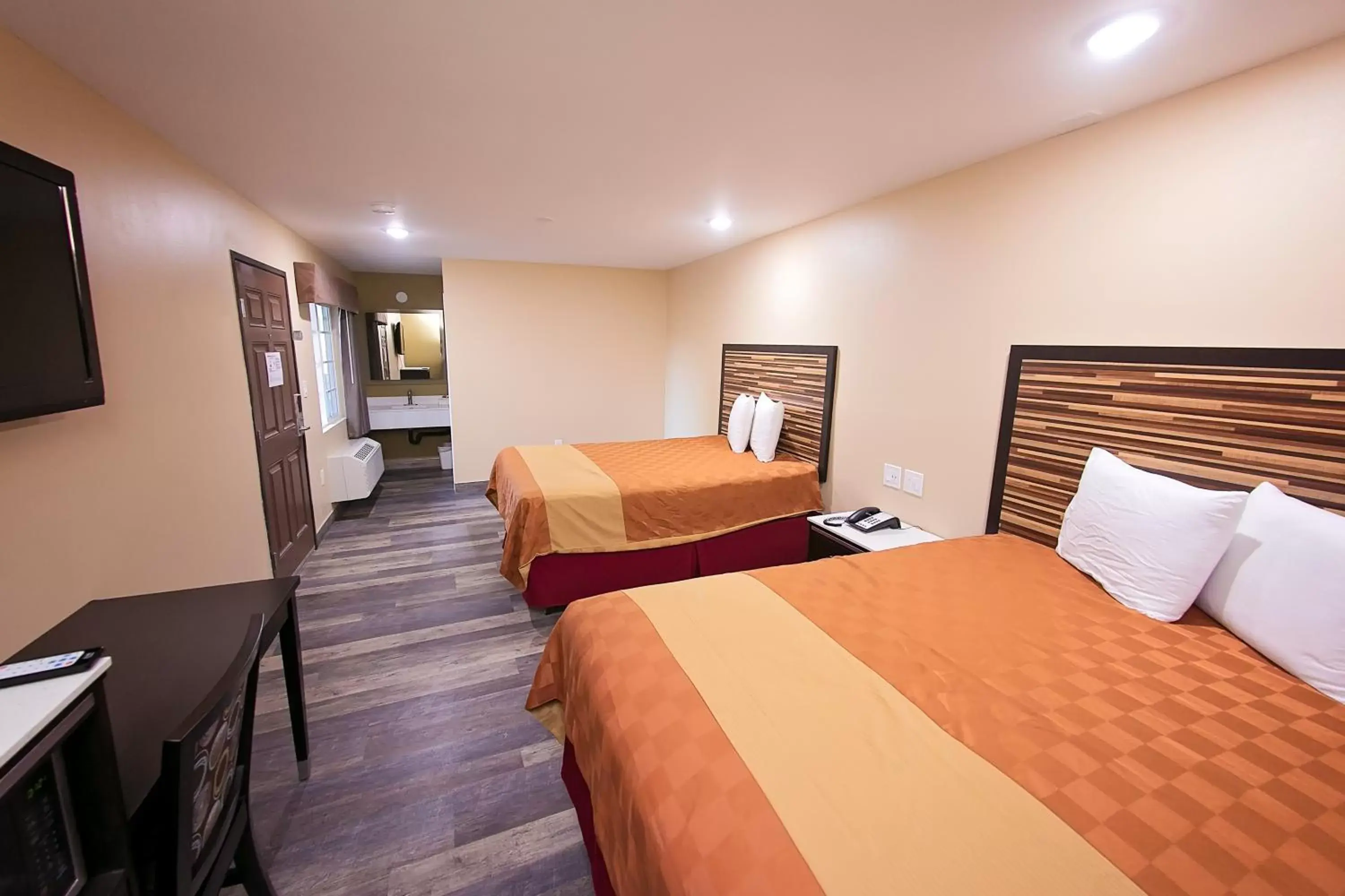 Bed in GAREY MOTEL Bed in GAREY MOTEL