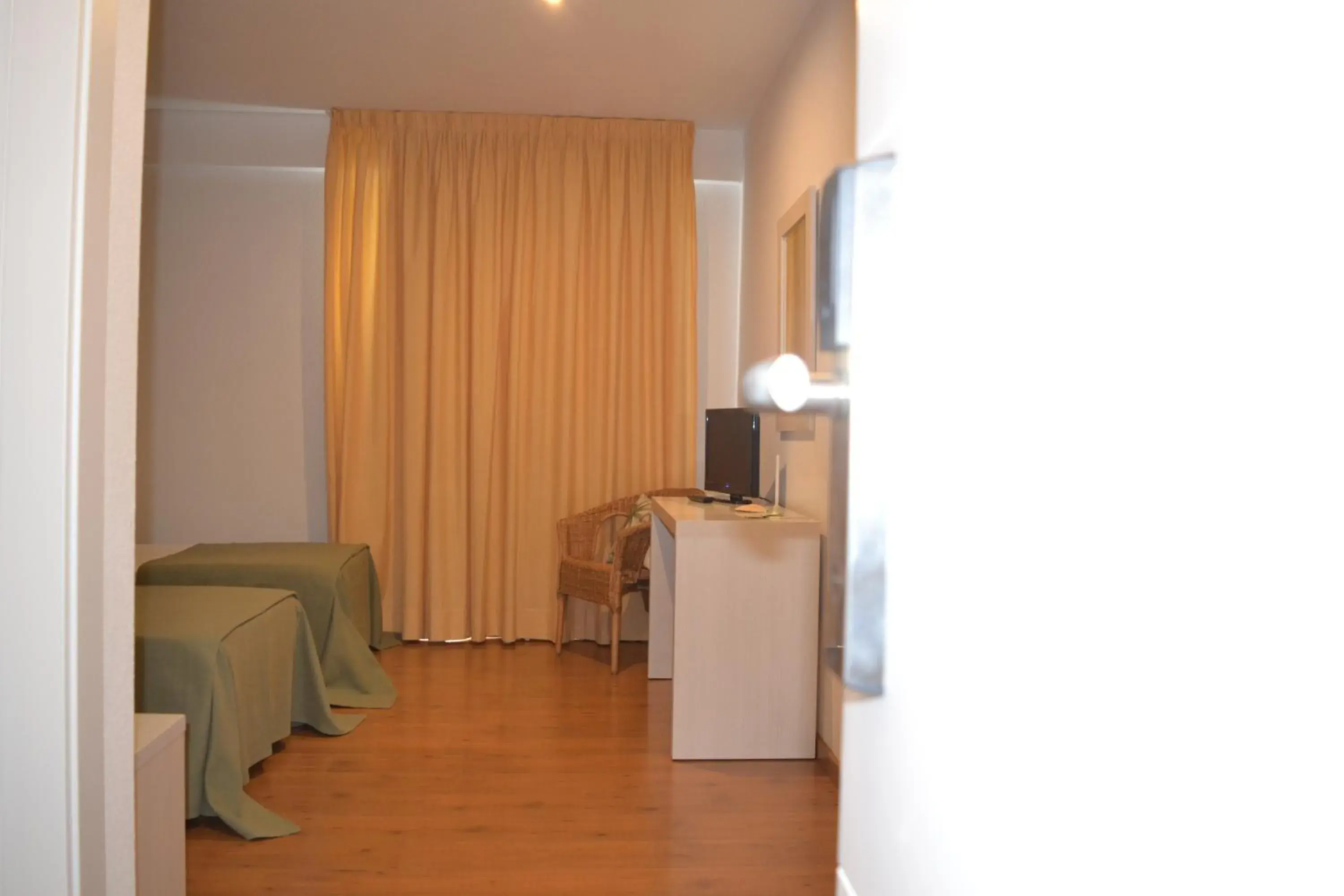Bedroom, TV/Entertainment Center in Duerming Villa De Sarria Hotel