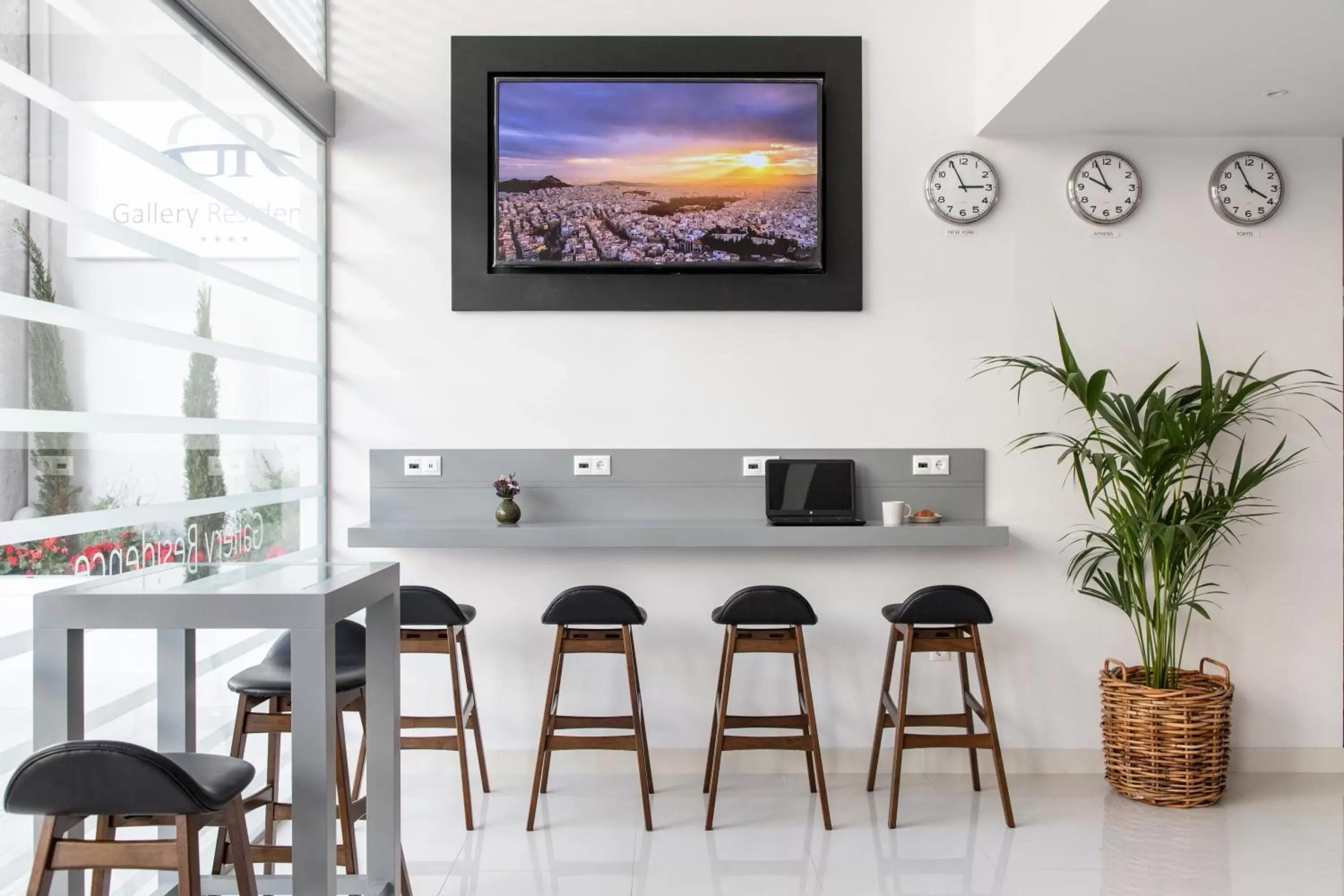 Lounge or bar in Gallery Suites & Residences Piraeus Lounge or bar in Gallery Suites & Residences Piraeus