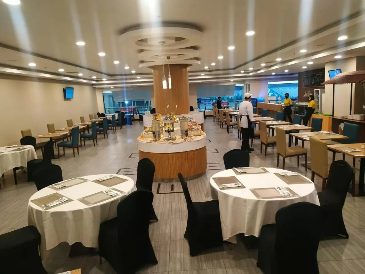 Restaurant/places to eat, Banquet Facilities in Anara Sky Kualanamu Hotel