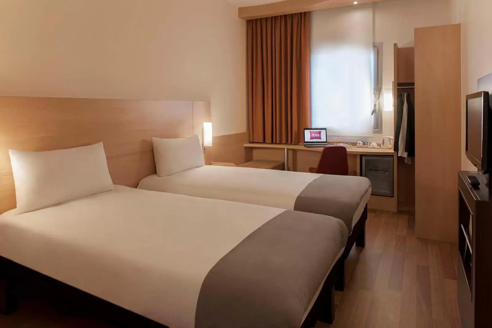 Bedroom, Bed in Ibis Bursa