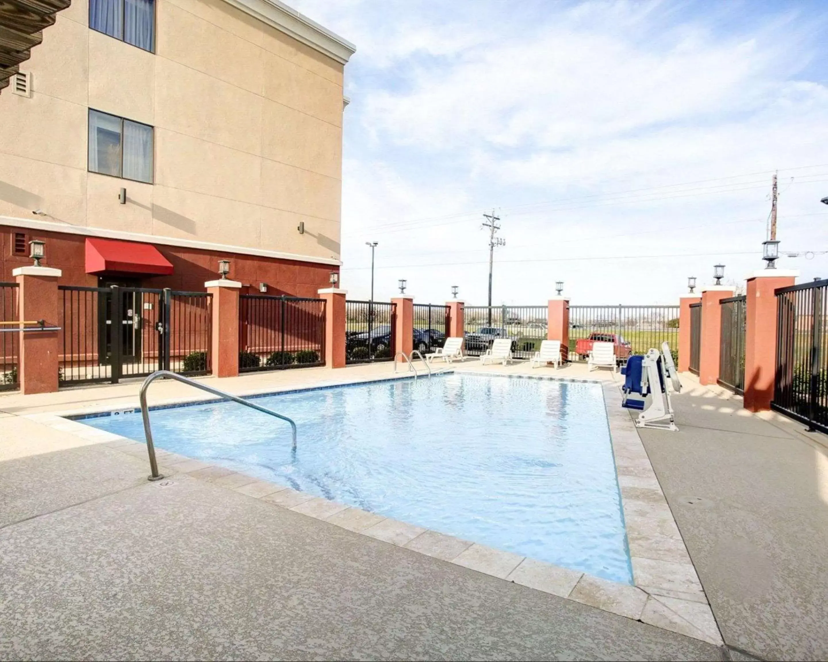 On site, Swimming Pool in Quality Inn & Suites Bryan