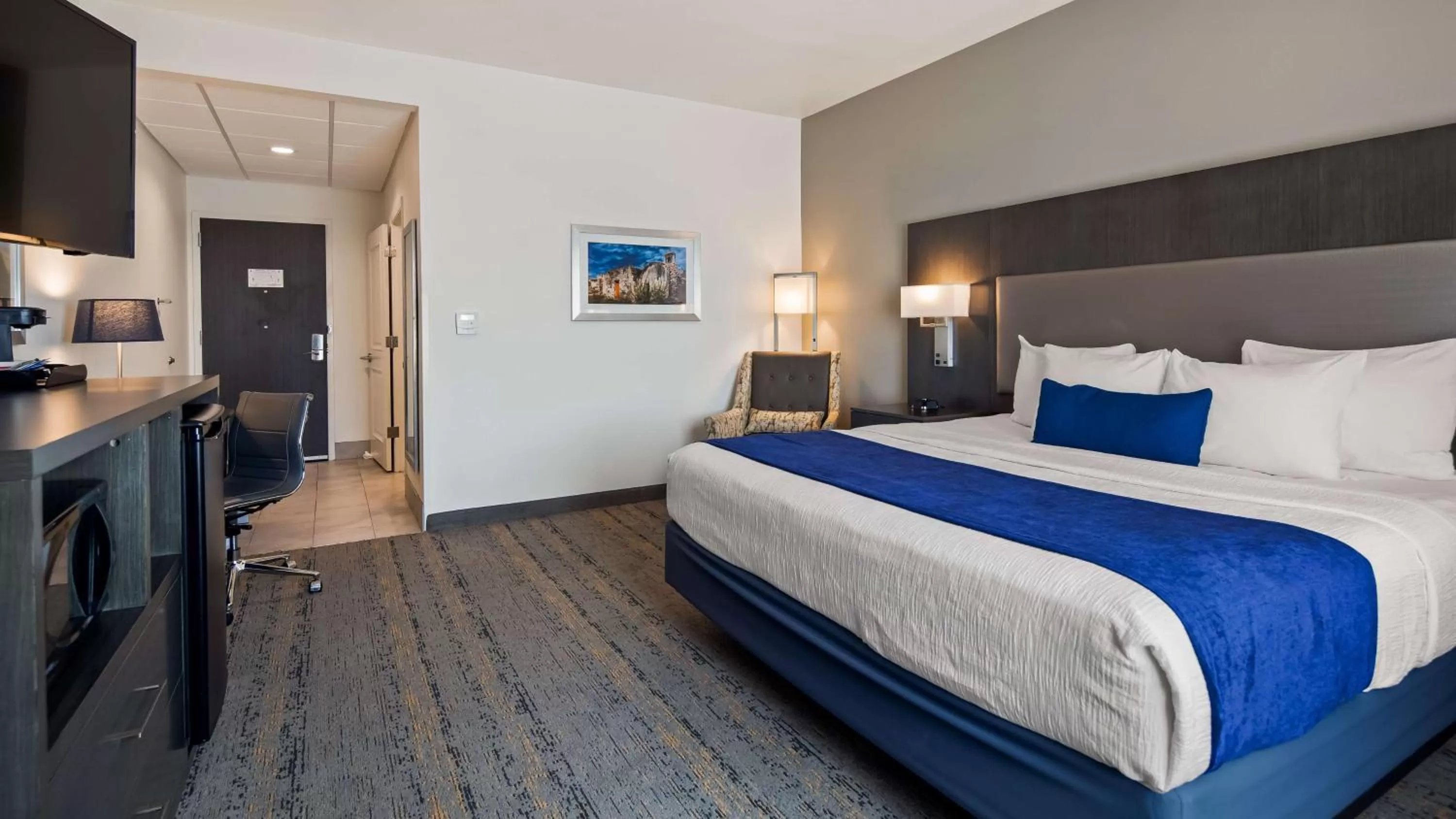 Photo of the whole room, Bed in Best Western Plus Roland Inn & Suites