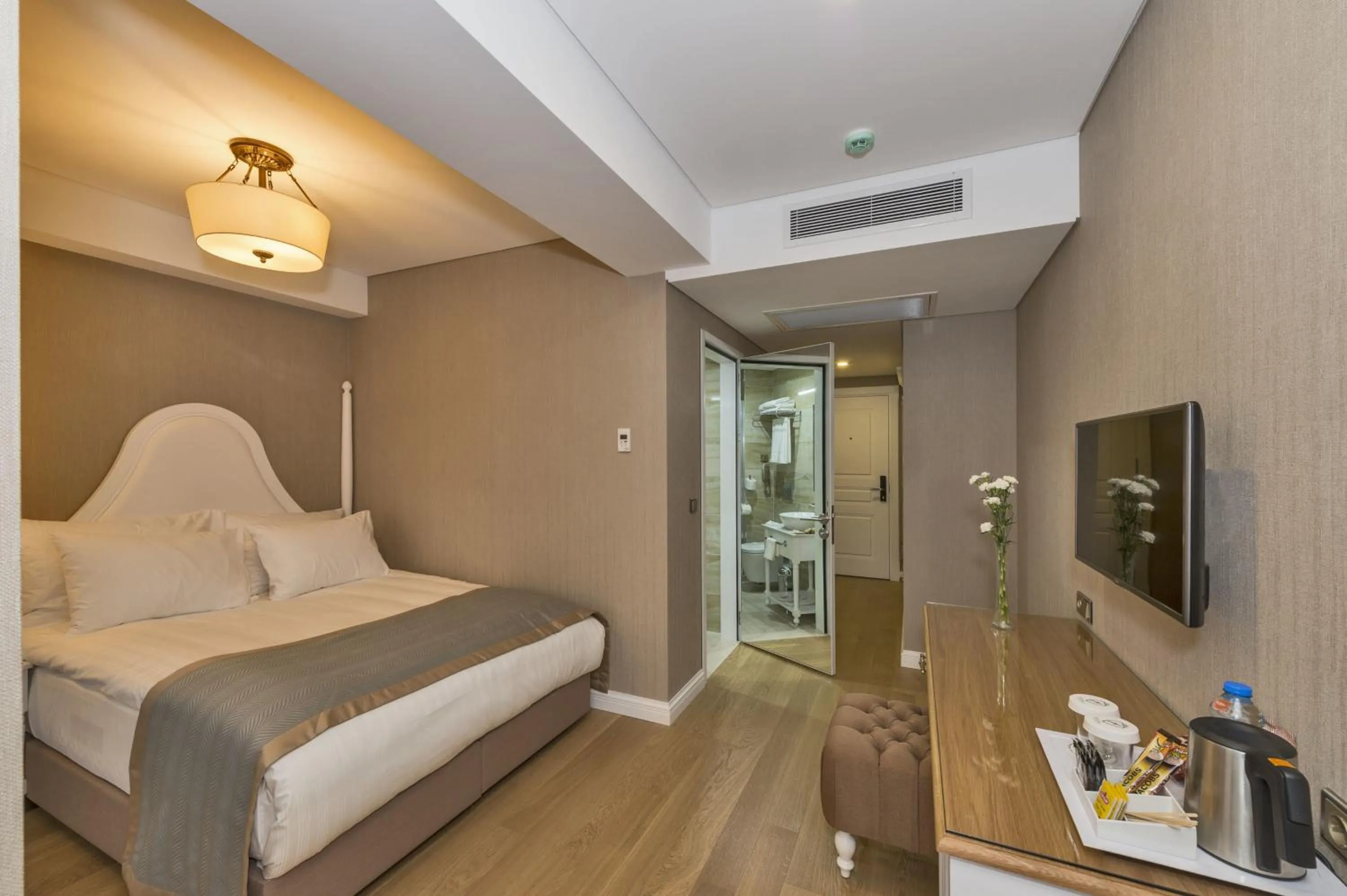 Decorative detail, Bed in Hanna Hotel