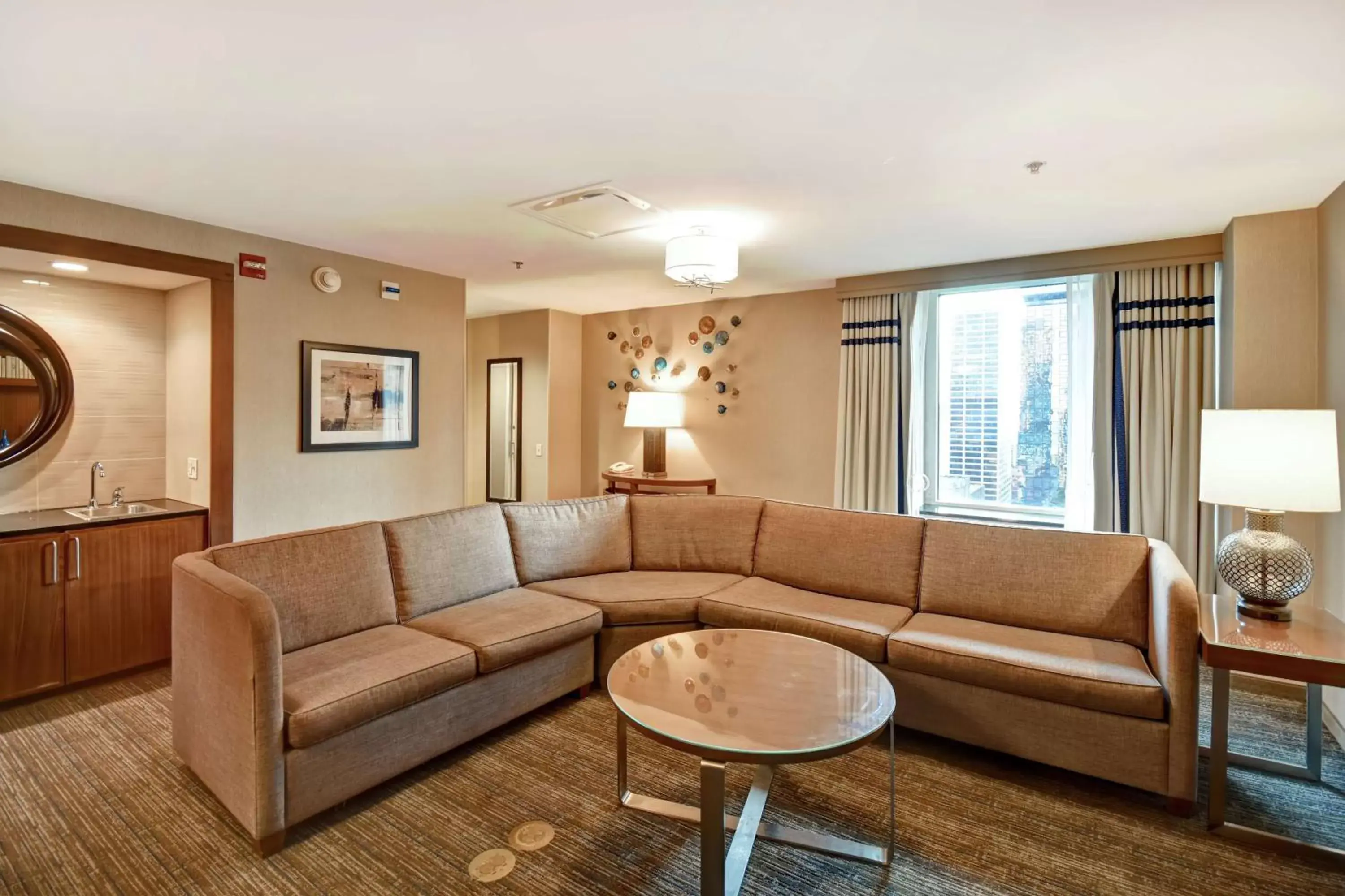 Living room, Seating Area in Embassy Suites by Hilton Chicago Downtown Magnificent Mile