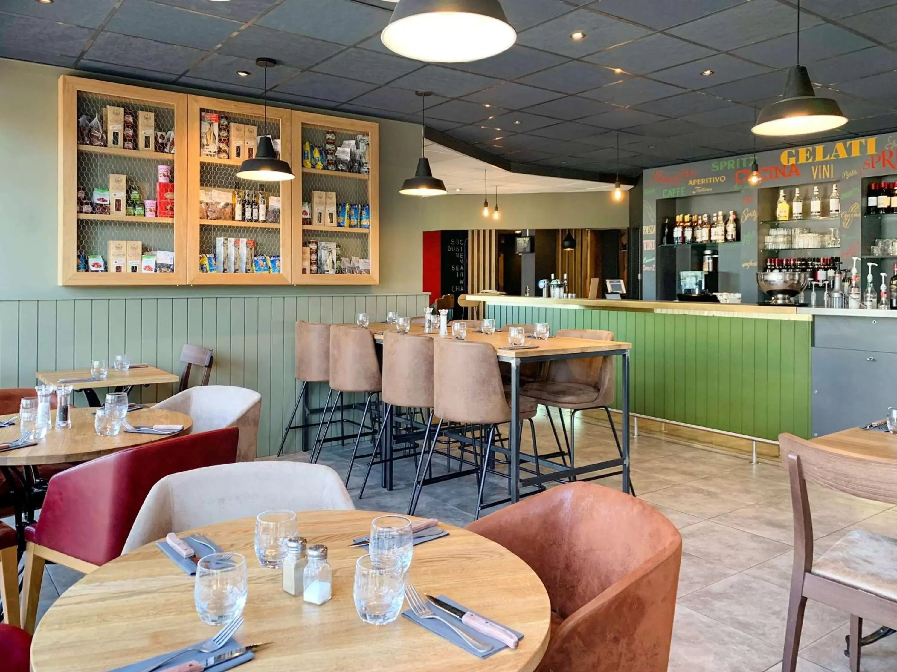Restaurant/places to eat, Lounge/Bar in ibis Bordeaux Pessac Route des Vins