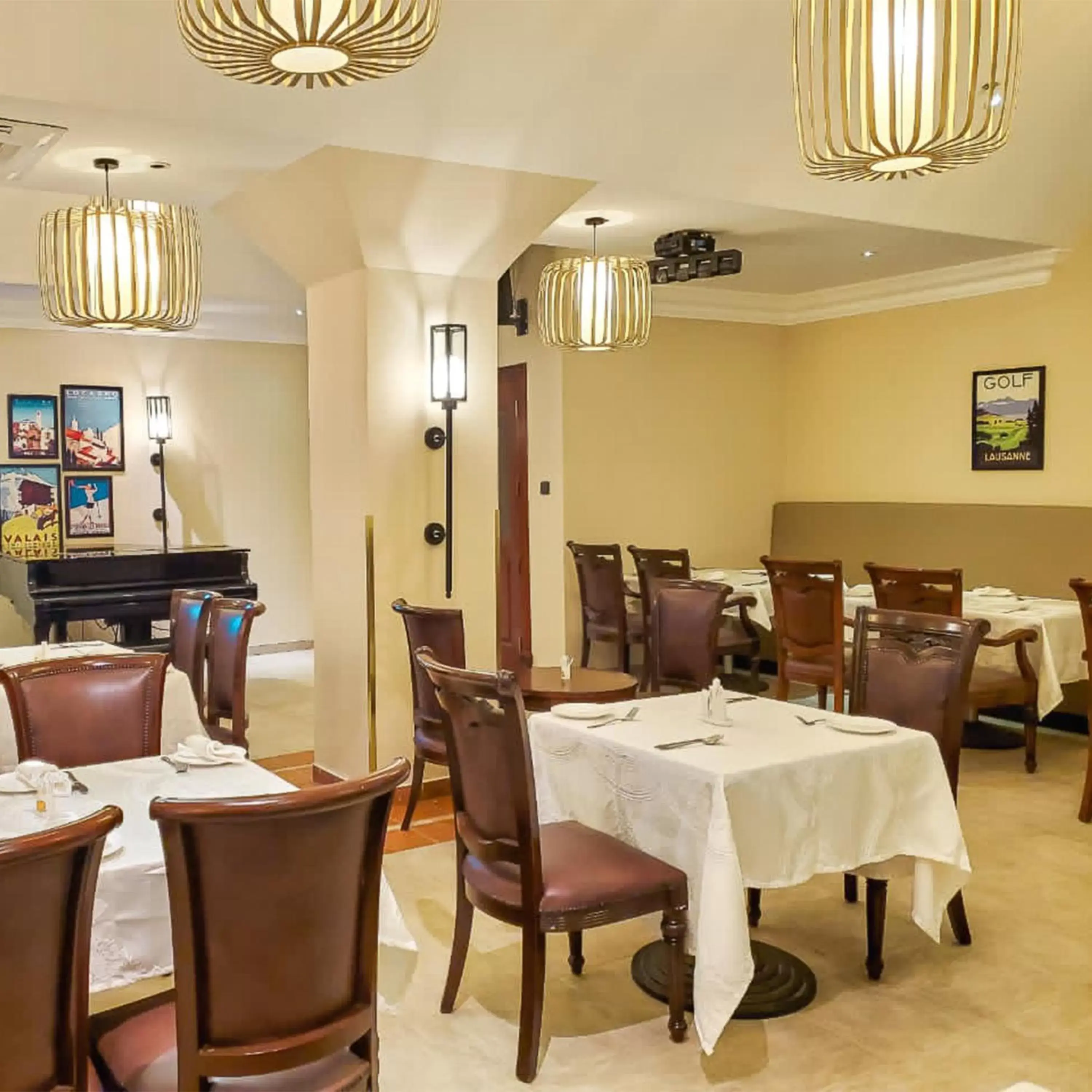 Restaurant/Places to Eat in Victoria Crown Plaza Hotel