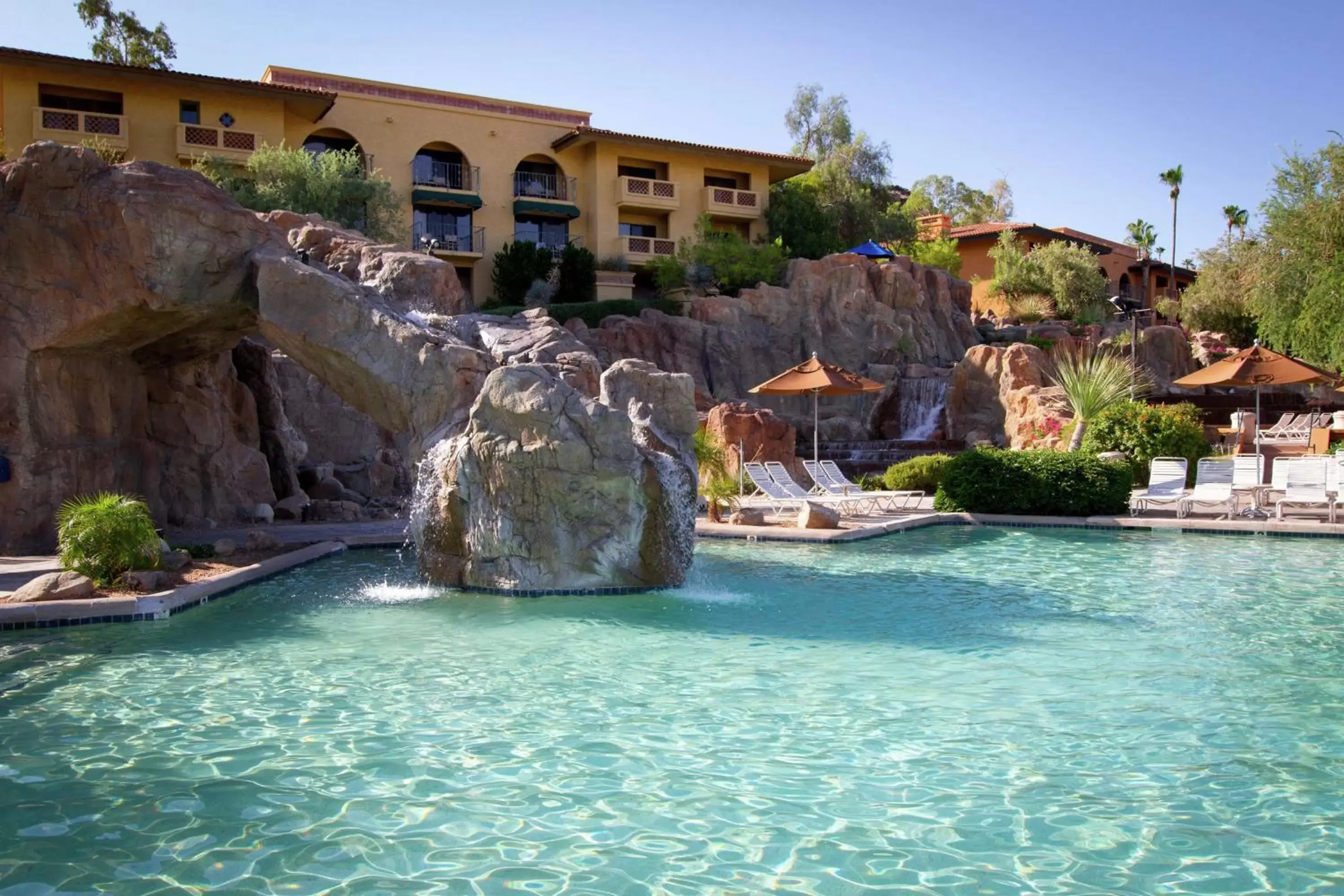 Pool view in Hilton Phoenix Tapatio Cliffs Resort