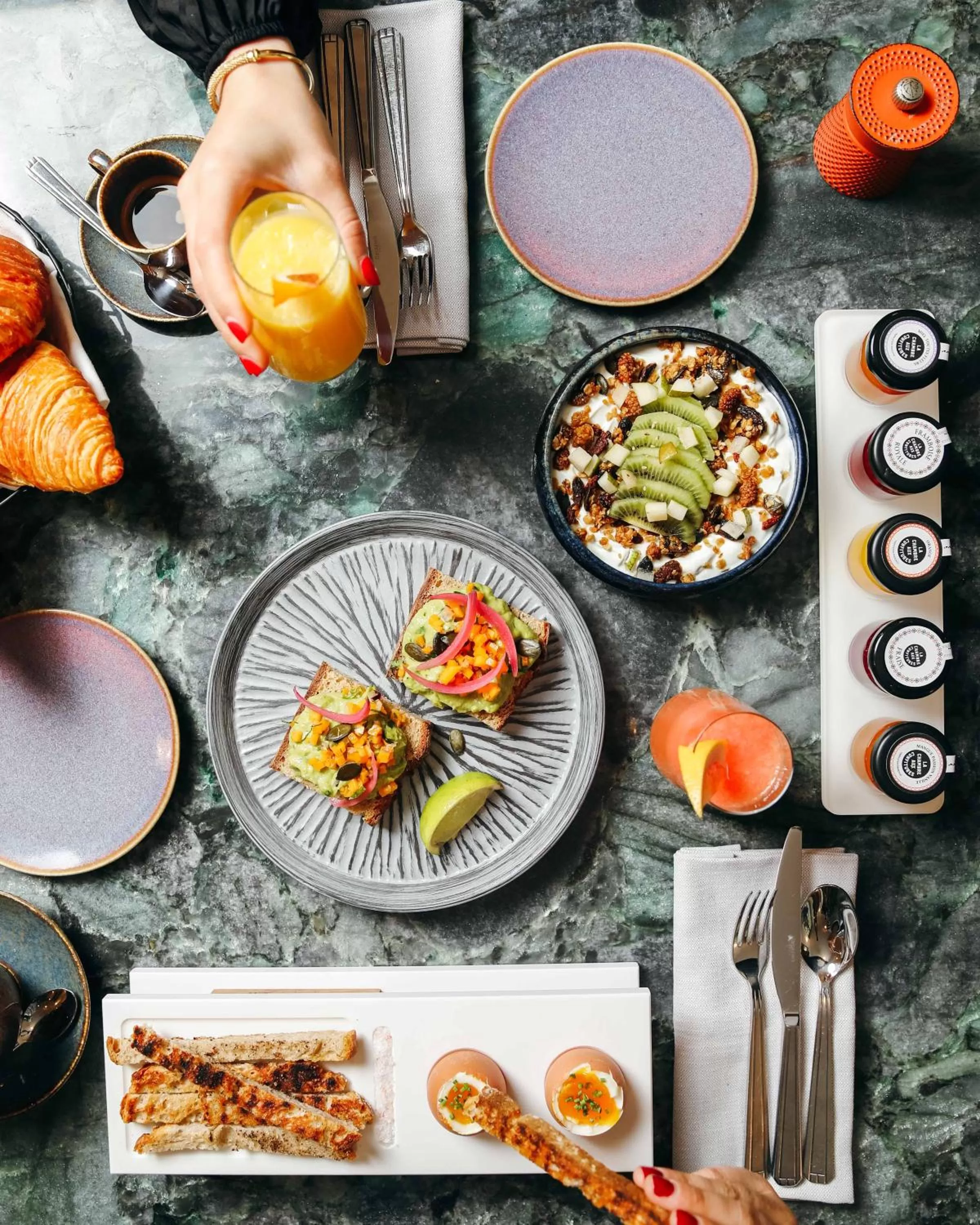 Breakfast in Kimpton - St Honoré Paris by IHG