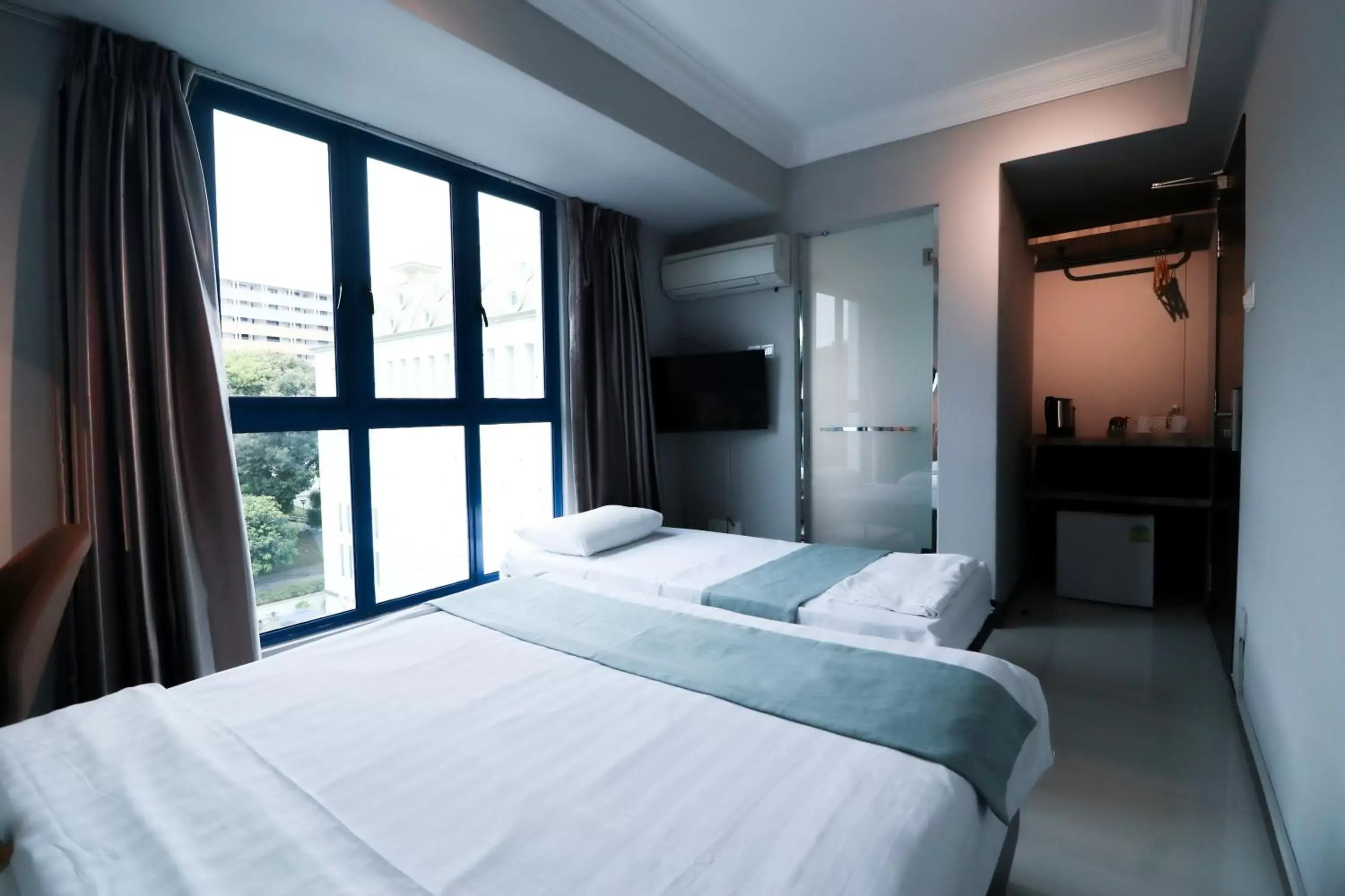 Bedroom, Bed in Harbour Ville Hotel
