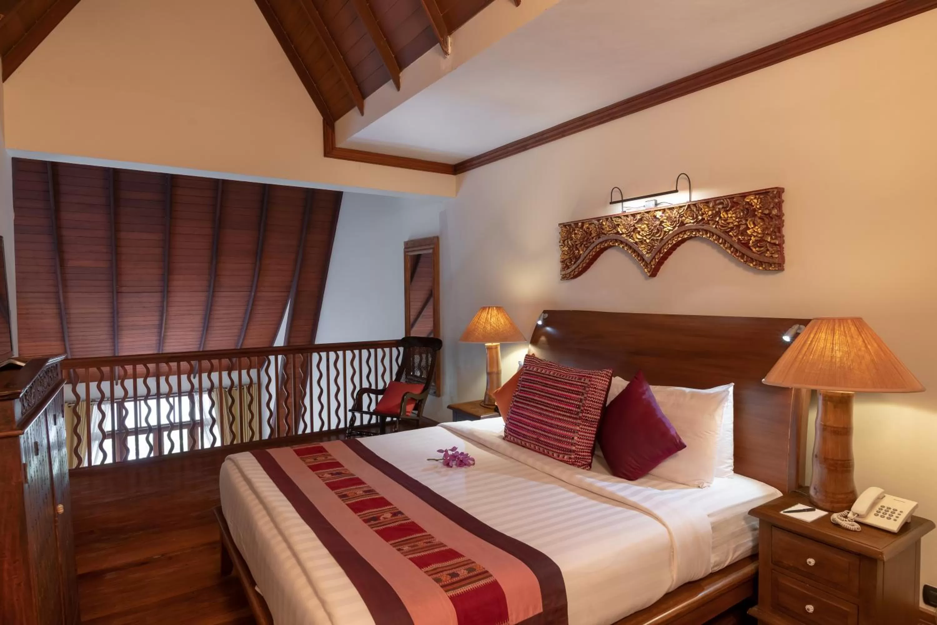 Bed in Ariyasom Villa