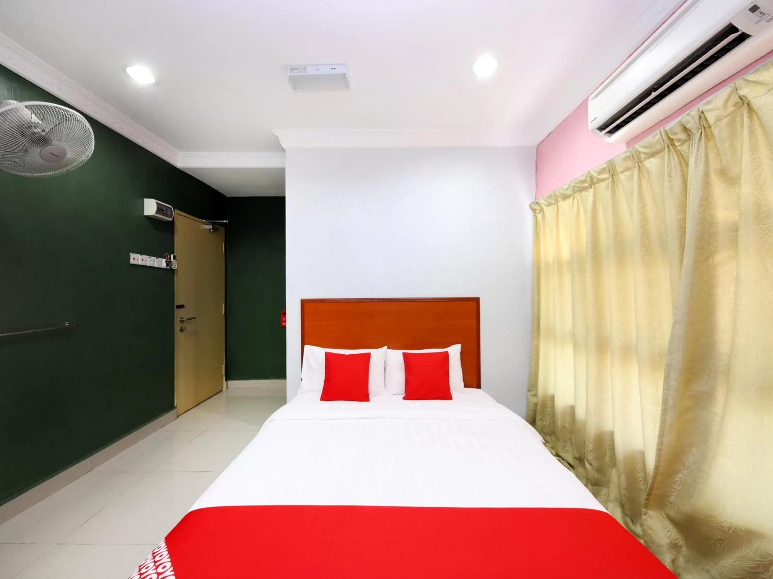 Bedroom, Bed in OYO 720 Corridor Hotel 2