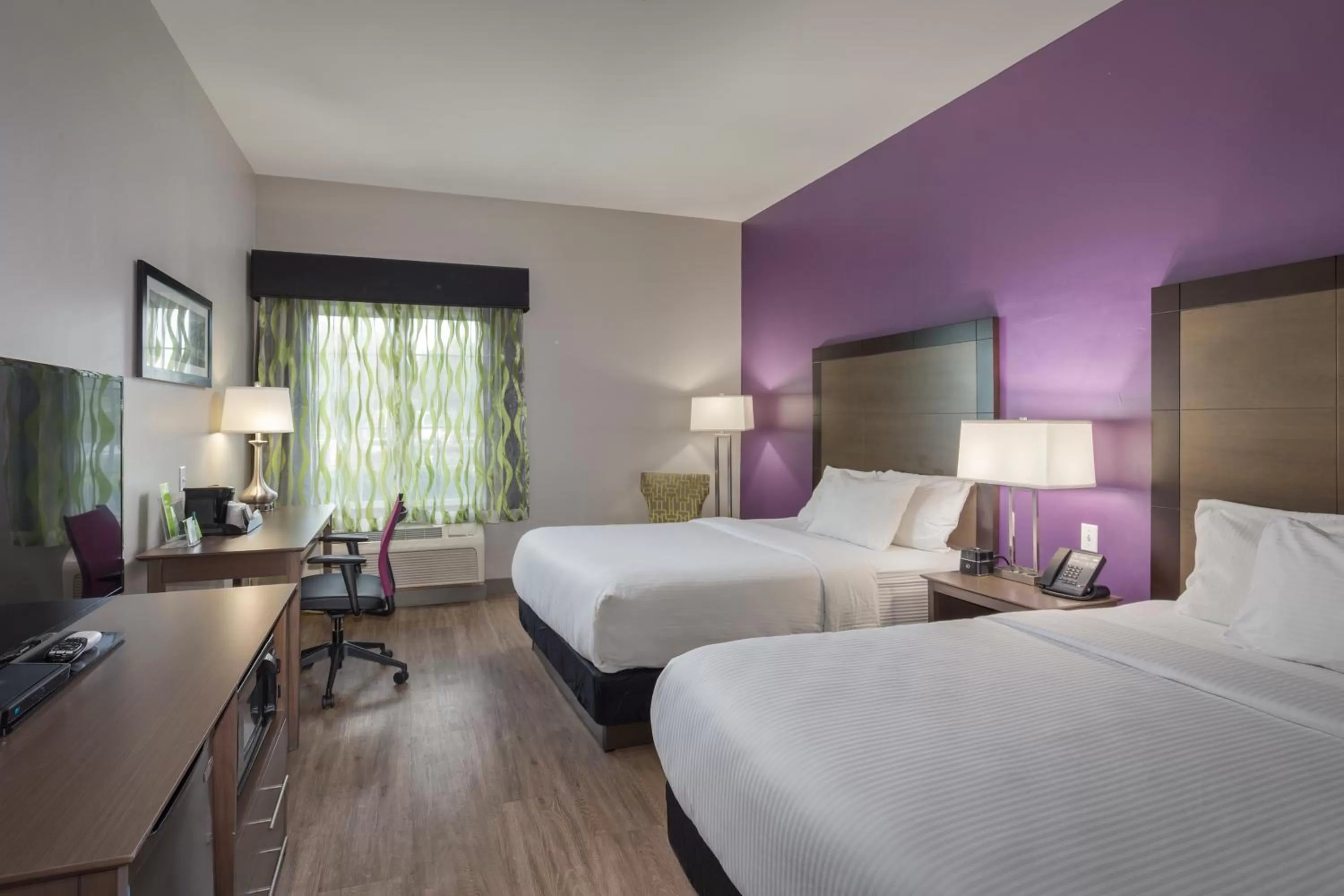 Bed in La Quinta by Wyndham Visalia/Sequoia Gateway