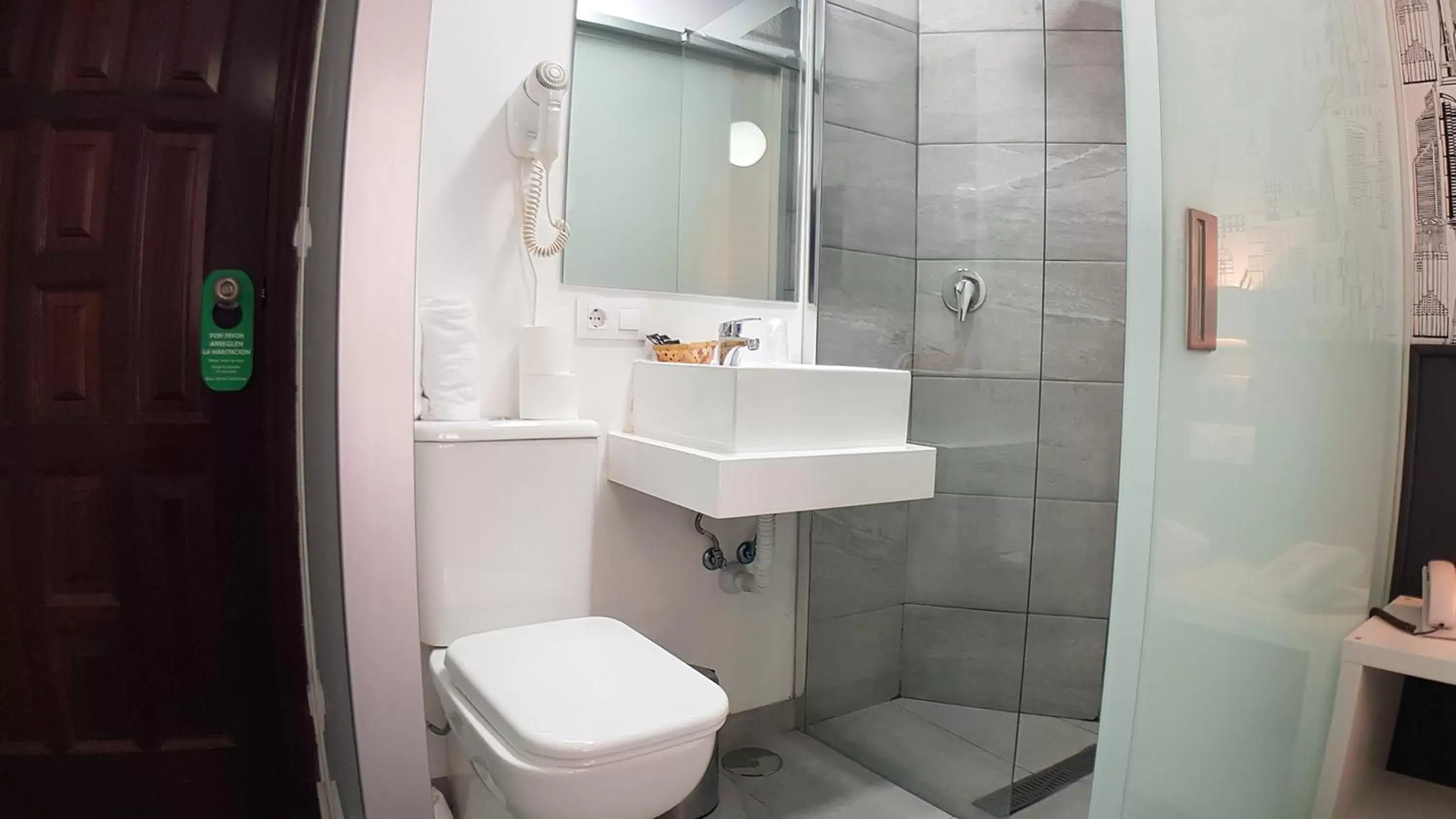 Bathroom in Hotel del Mar Vigo