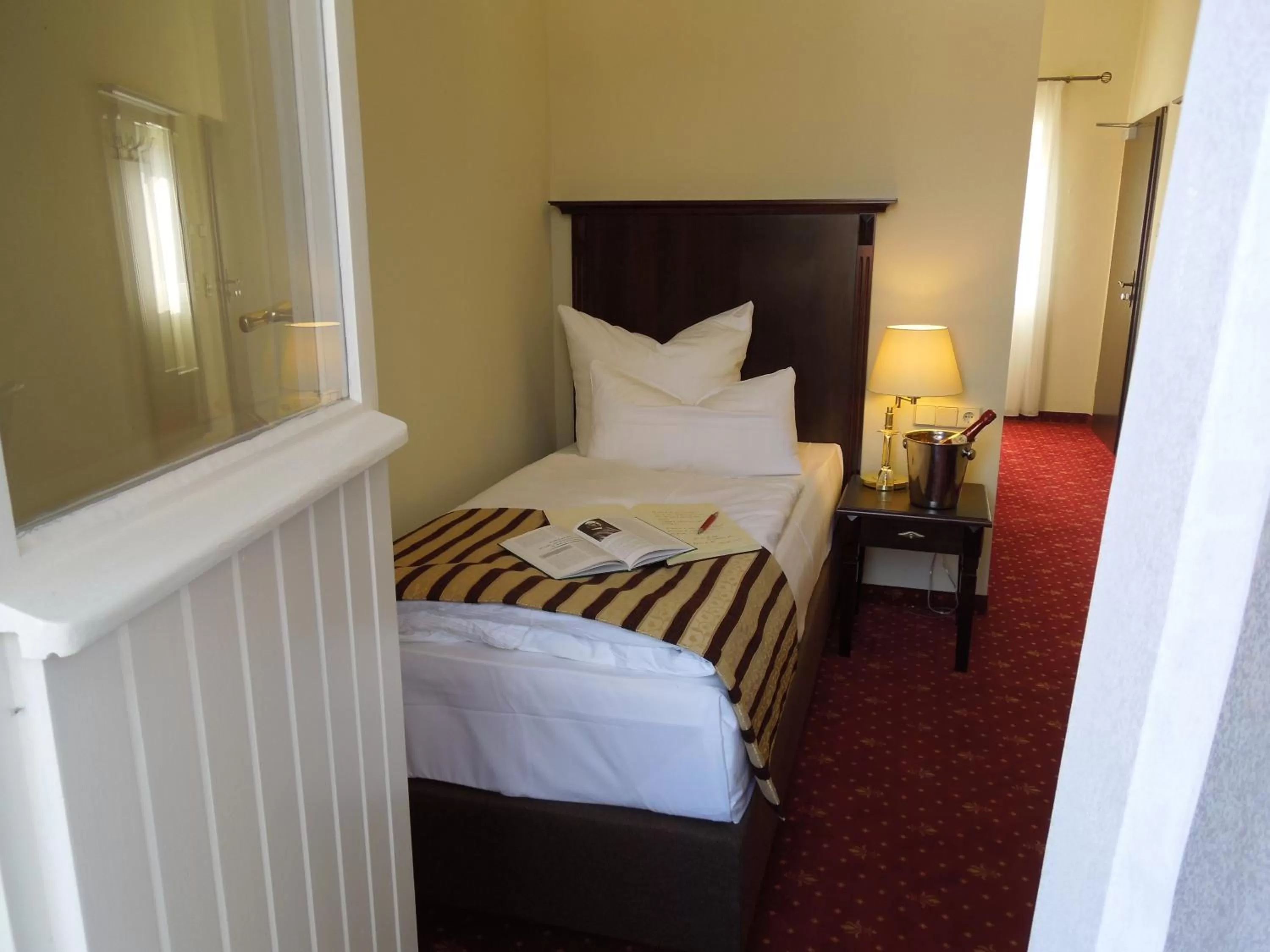 Photo of the whole room, Bed in Hotel Mutiger Ritter