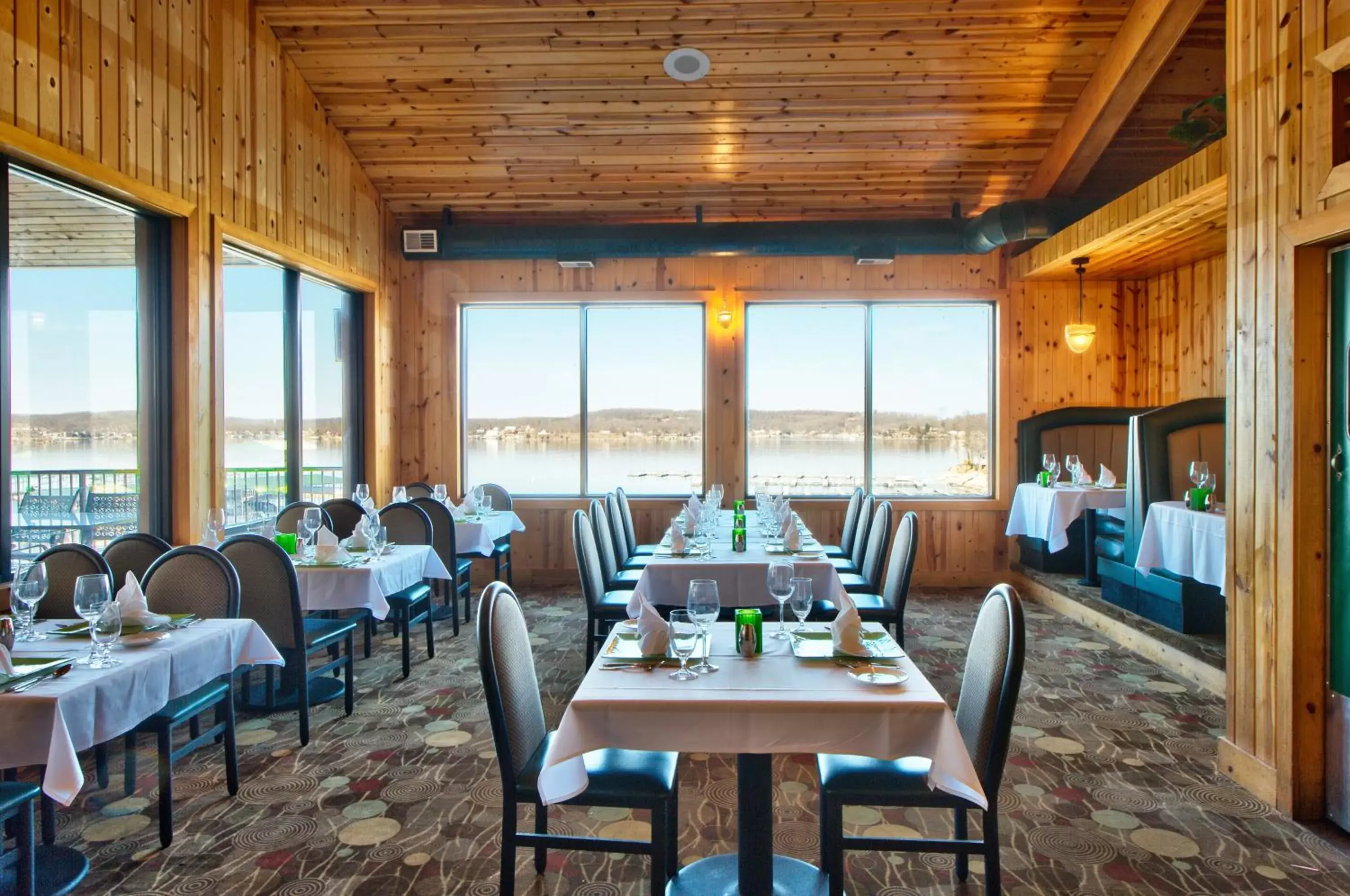 Restaurant/places to eat in Camden on the Lake Resort Restaurant/places to eat in Camden on the Lake Resort