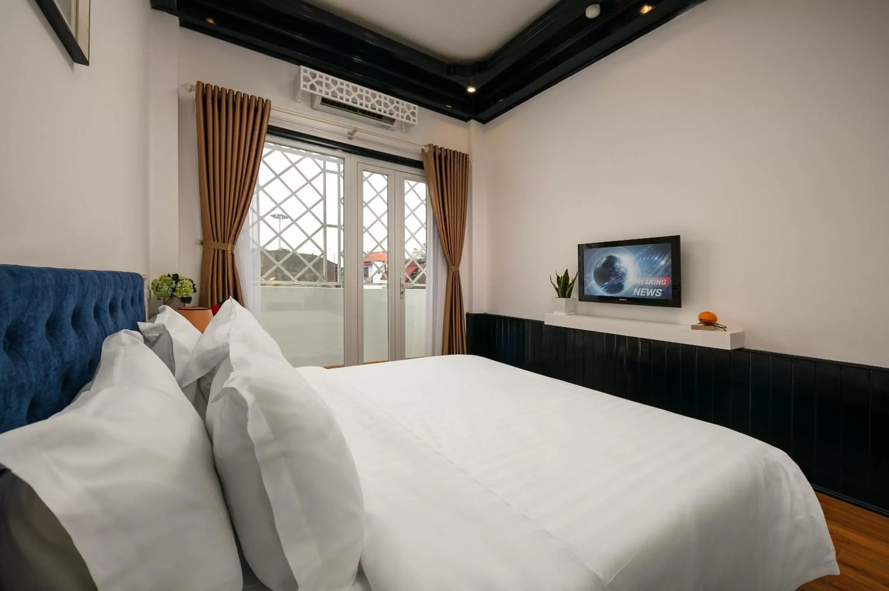 Bedroom, Bed in Diamond Nostalgia Hotel & Spa