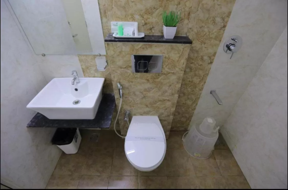 Deluxe Double Room - single occupancy in Greens Suite - Business Class Hotel - Opposite Ripon Building