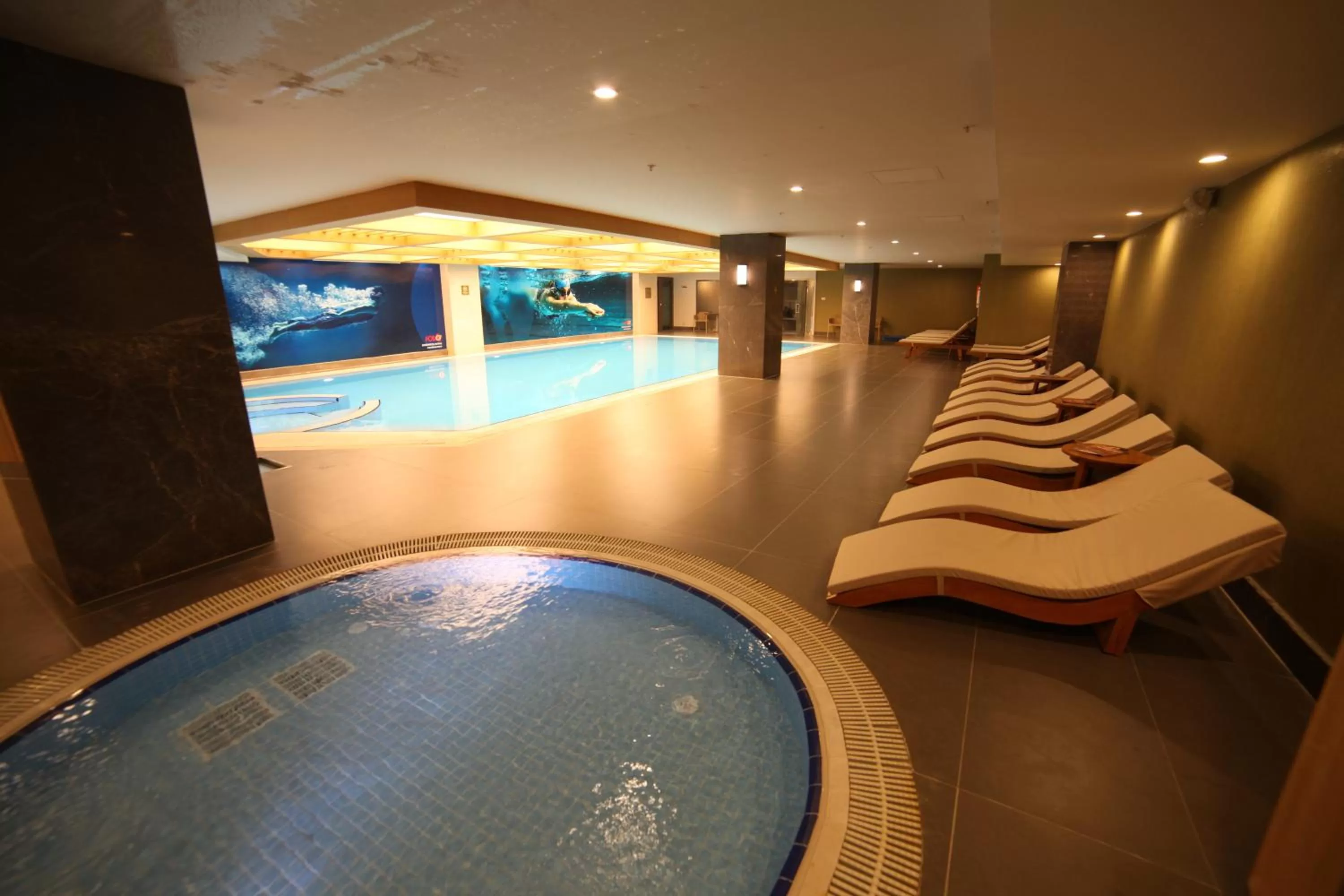 Swimming pool in Ramada Plaza By Wyndham Konya