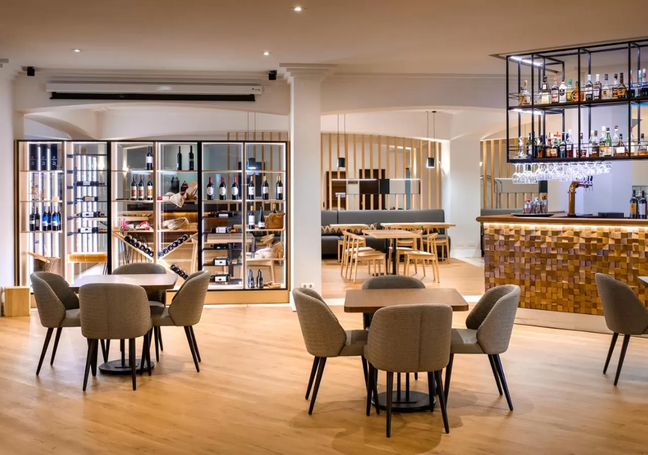 Restaurant/places to eat in Evora Hotel