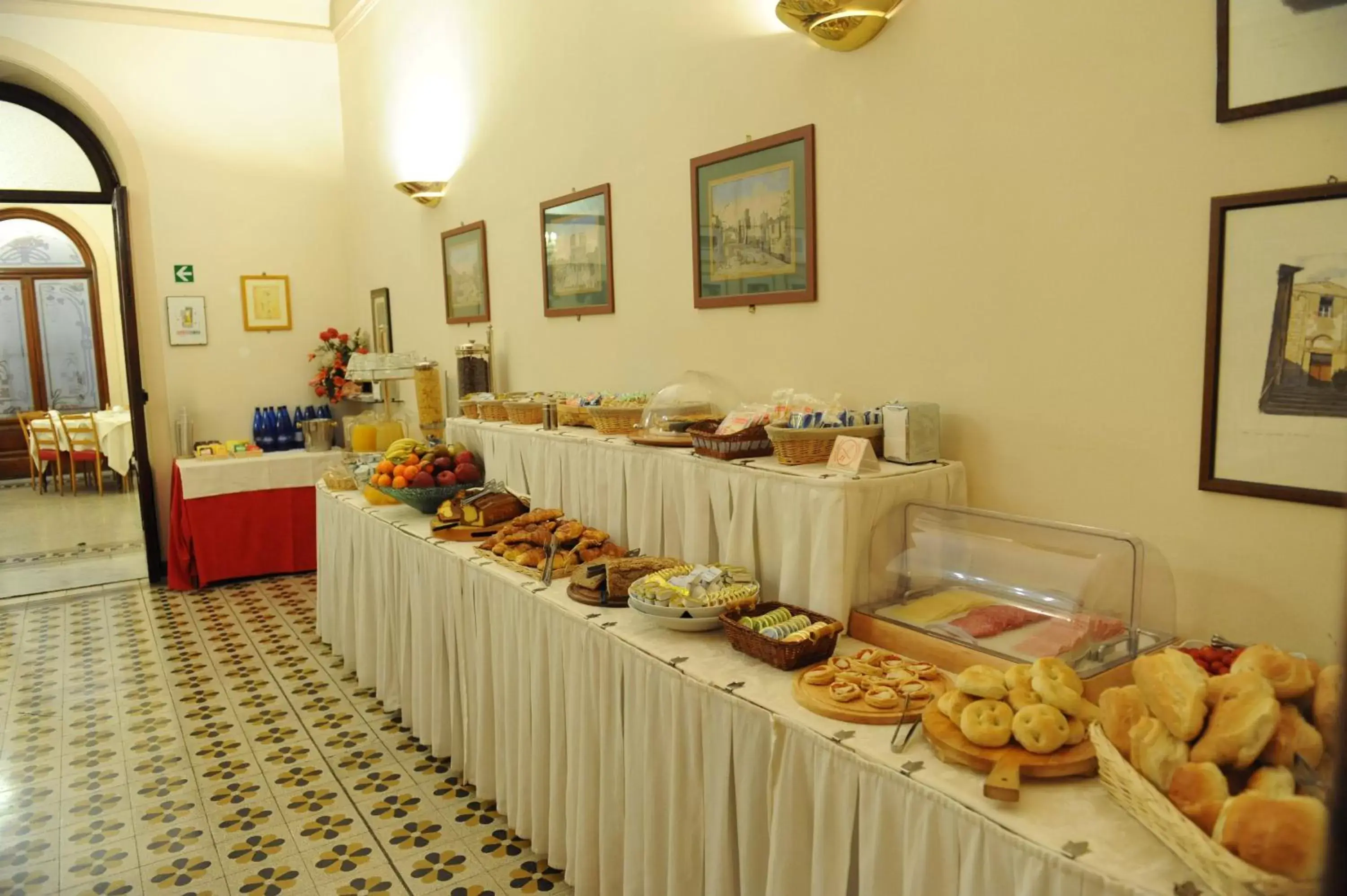 Continental breakfast in Royal Victoria Hotel