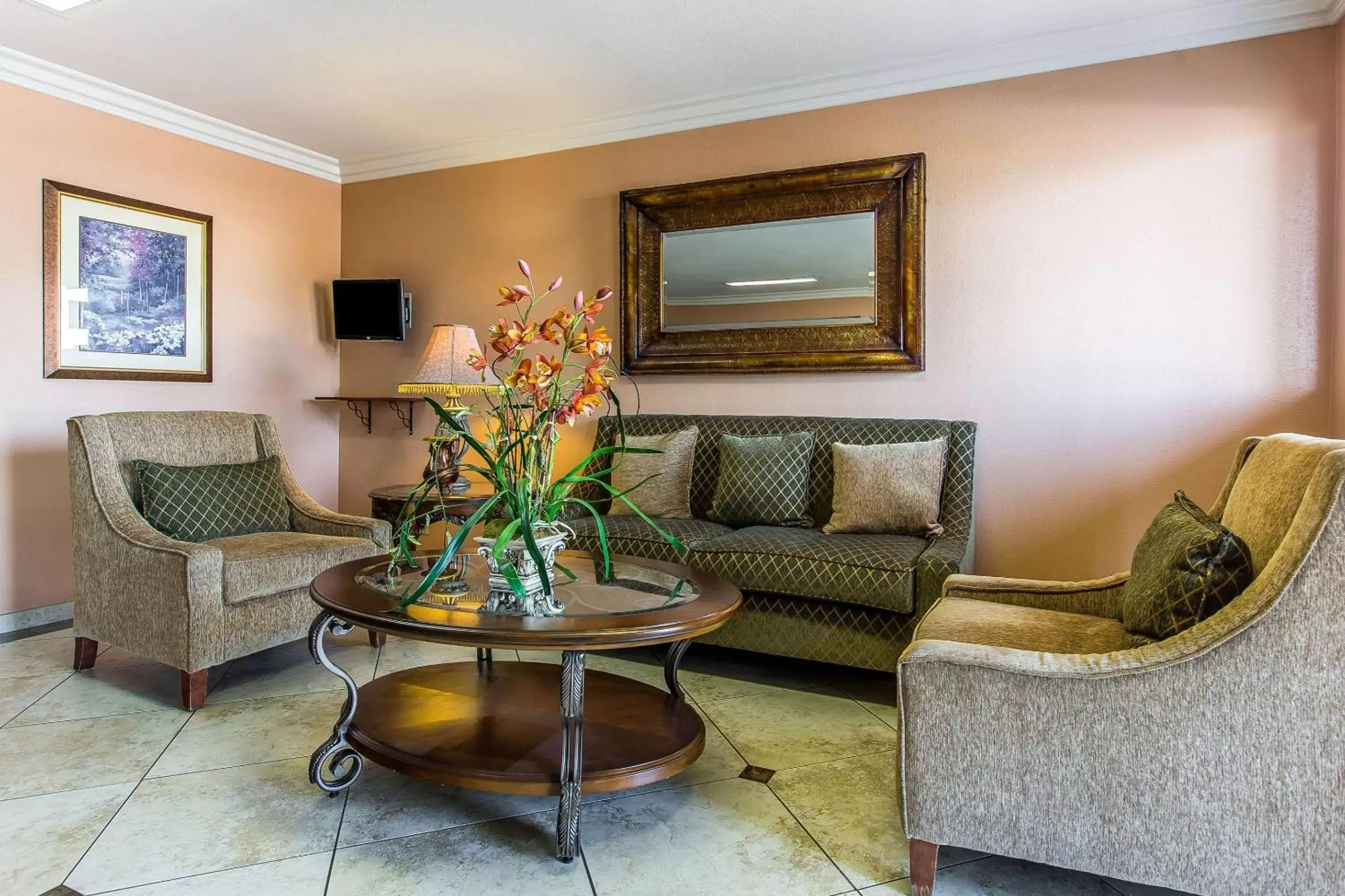 Lobby or reception, Seating Area in Quality Inn Lake Elsinore