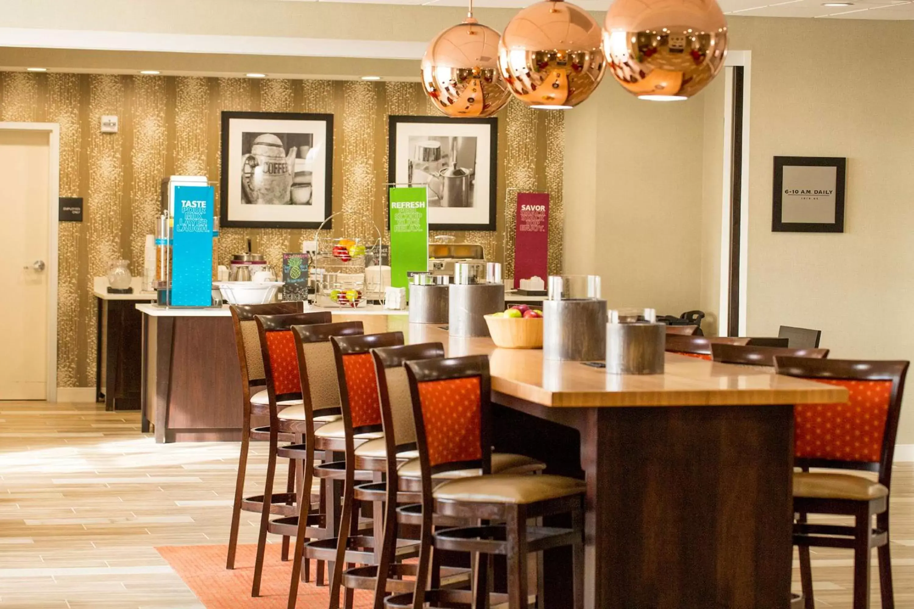 Restaurant/places to eat in Hampton Inn McPherson Restaurant/places to eat in Hampton Inn McPherson