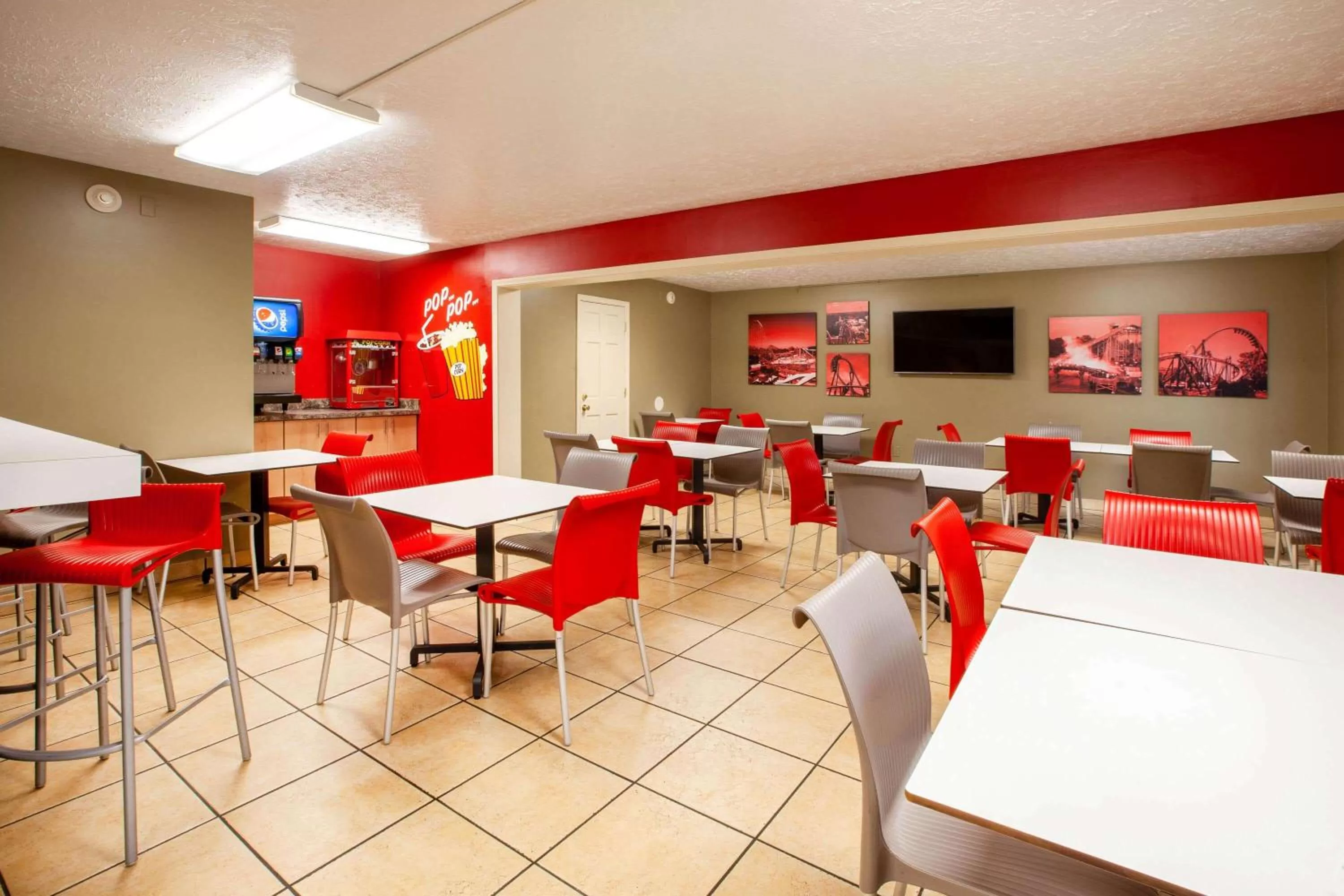 Restaurant/places to eat in Super 8 by Wyndham Sandusky