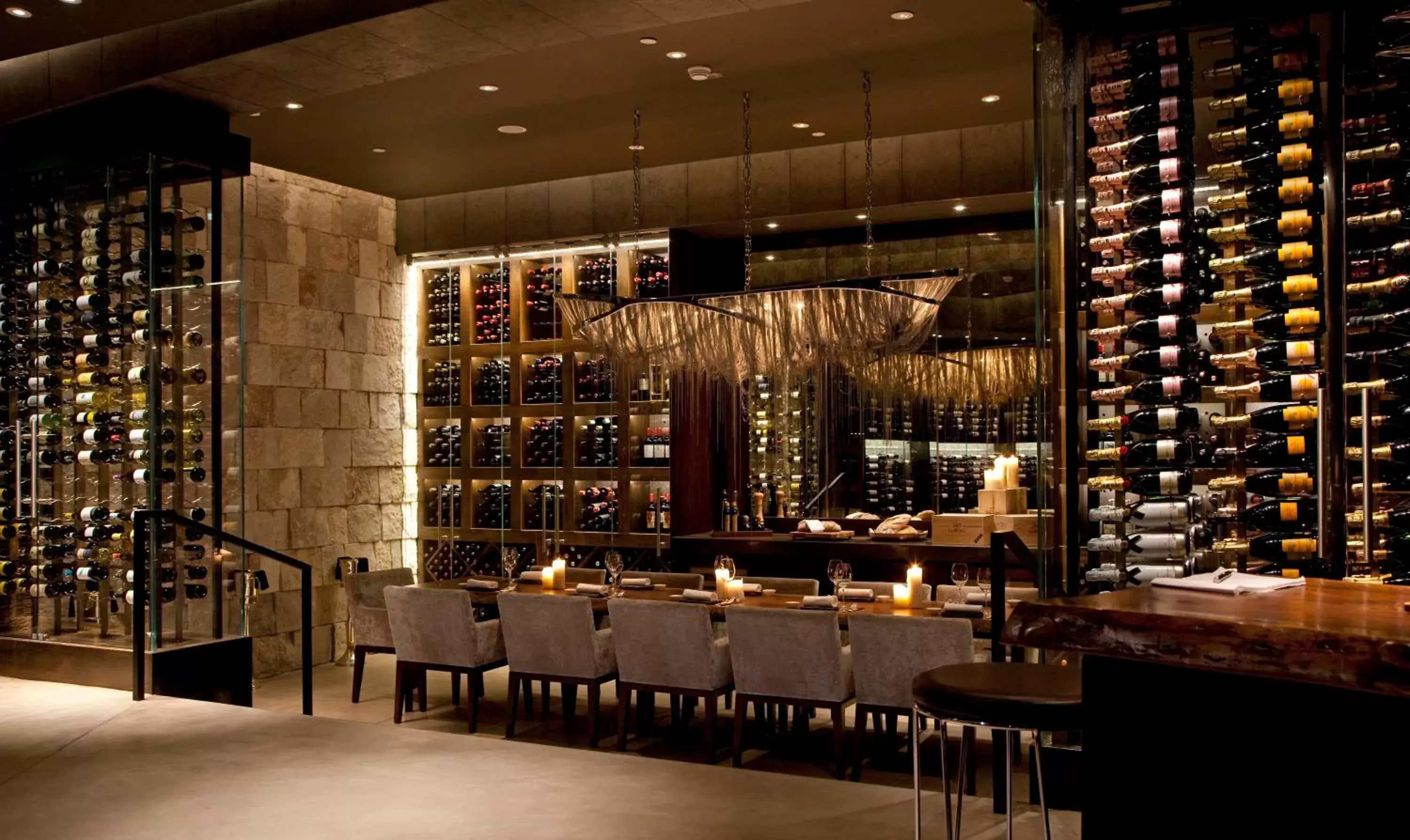 Restaurant/places to eat in Rosewood Abu Dhabi