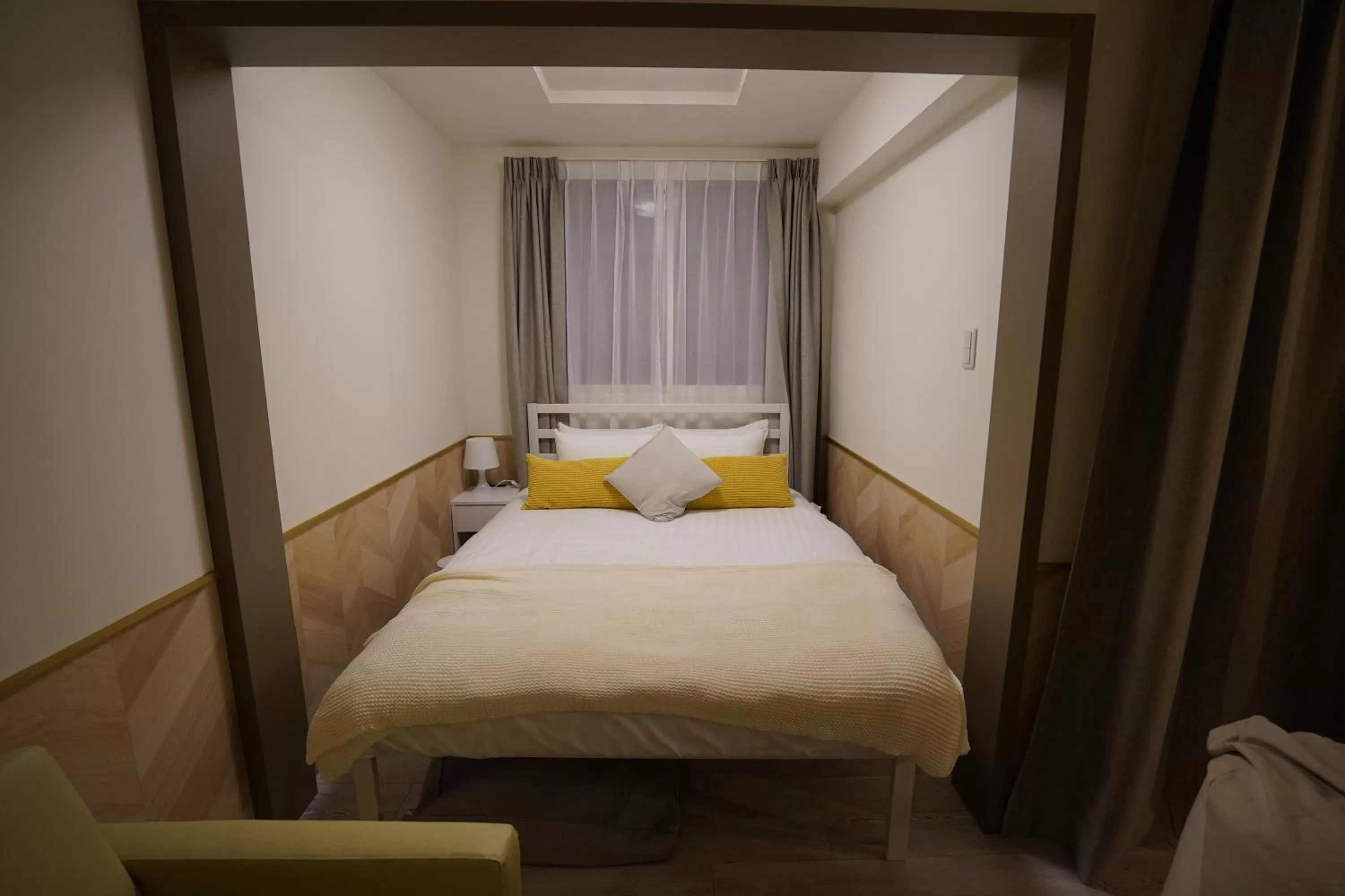 Bed in Glass Shiseikan