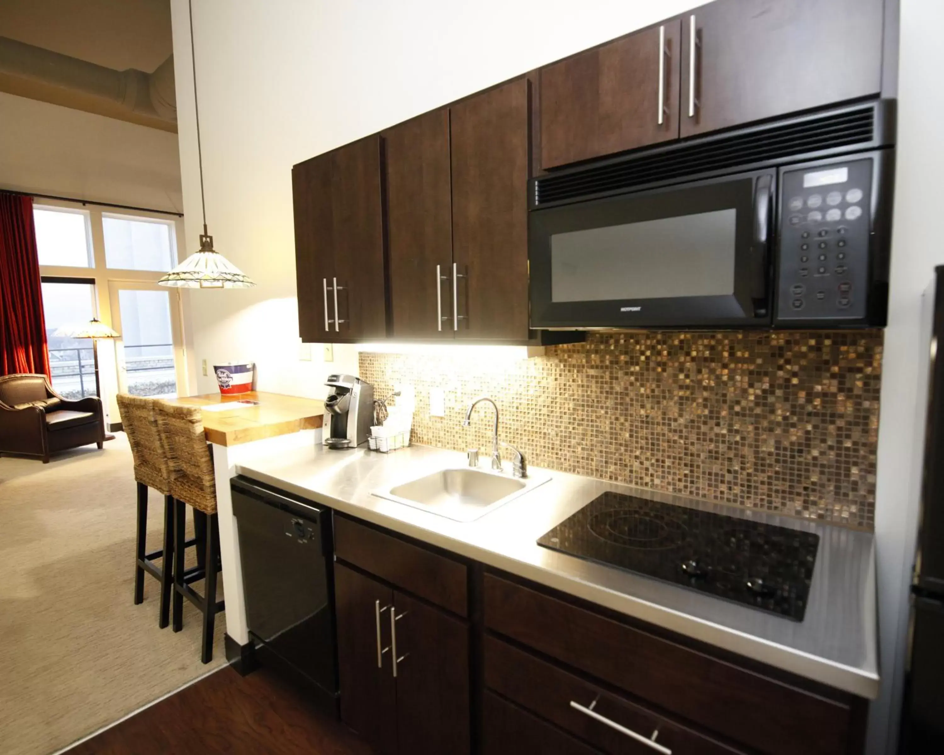 Guests, Kitchen/Kitchenette in Brewhouse Inn and Suites
