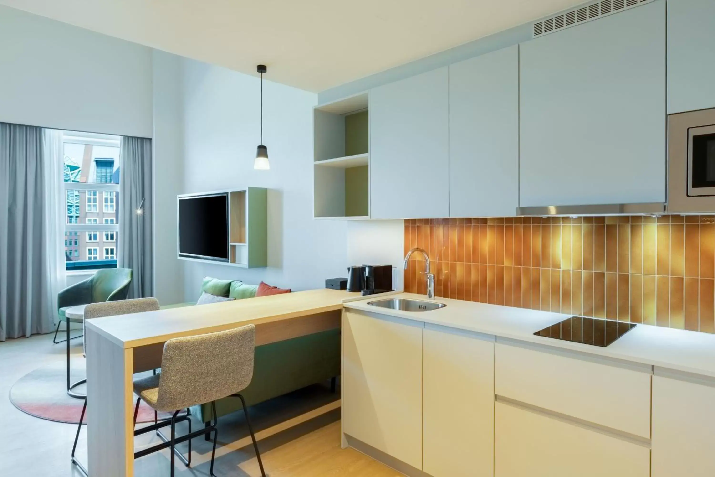 Photo of the whole room, Kitchen/Kitchenette in Residence Inn by Marriott The Hague