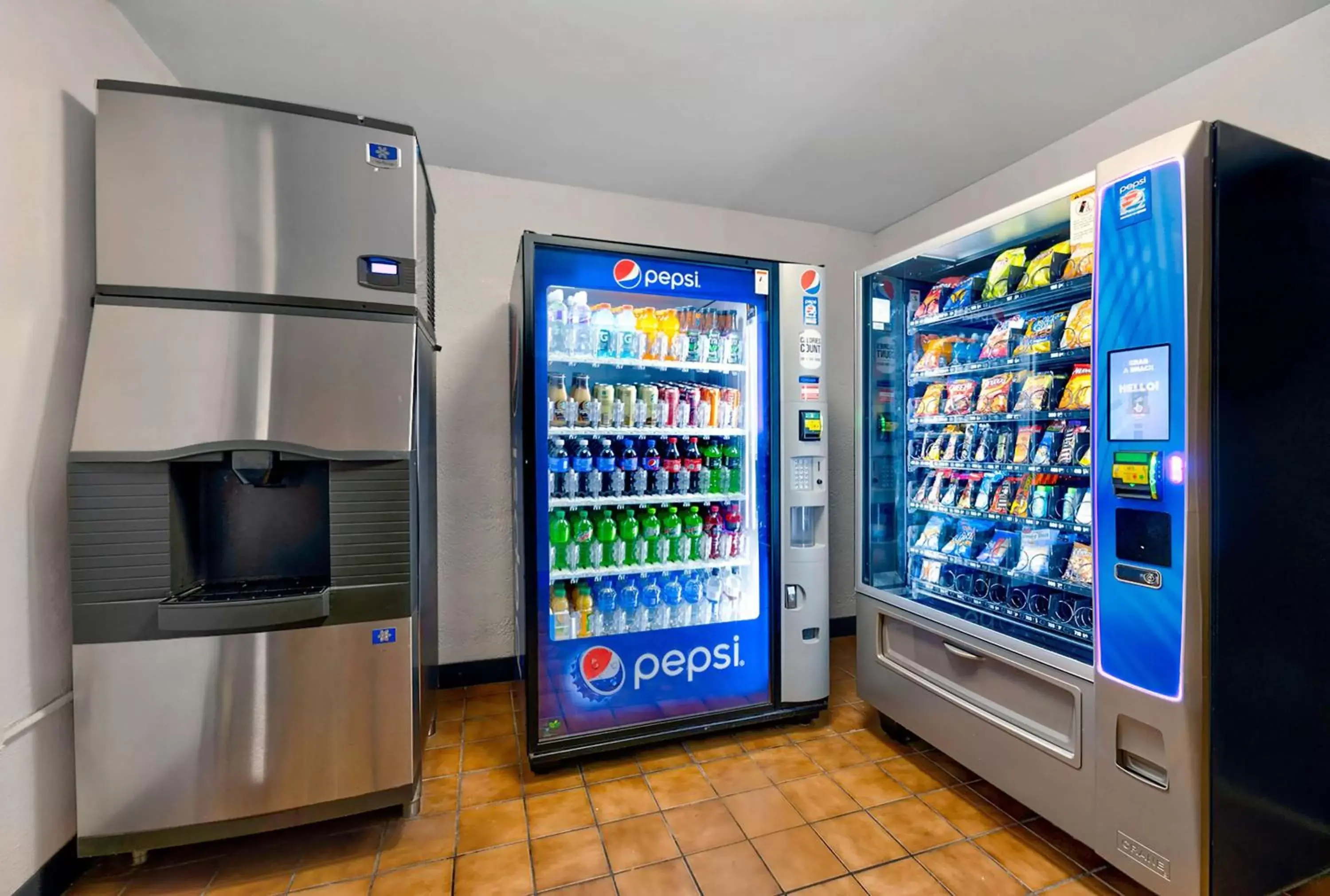Property building in Motel 6-Cedar Rapids, IA - Airport Property building in Motel 6-Cedar Rapids, IA - Airport