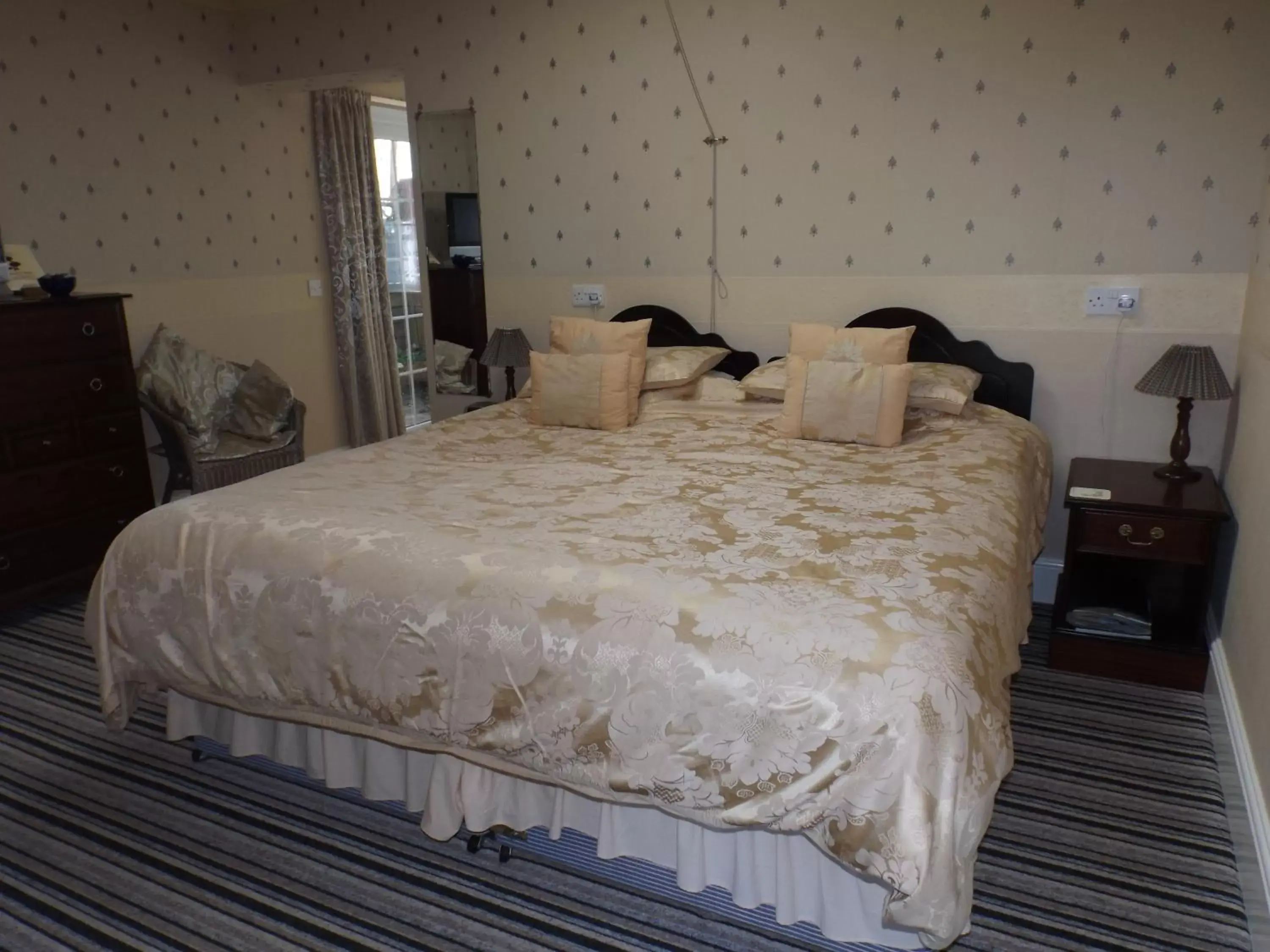 Double or Twin Room - Disability Access in Rosedene Guest House Double or Twin Room - Disability Access in Rosedene Guest House