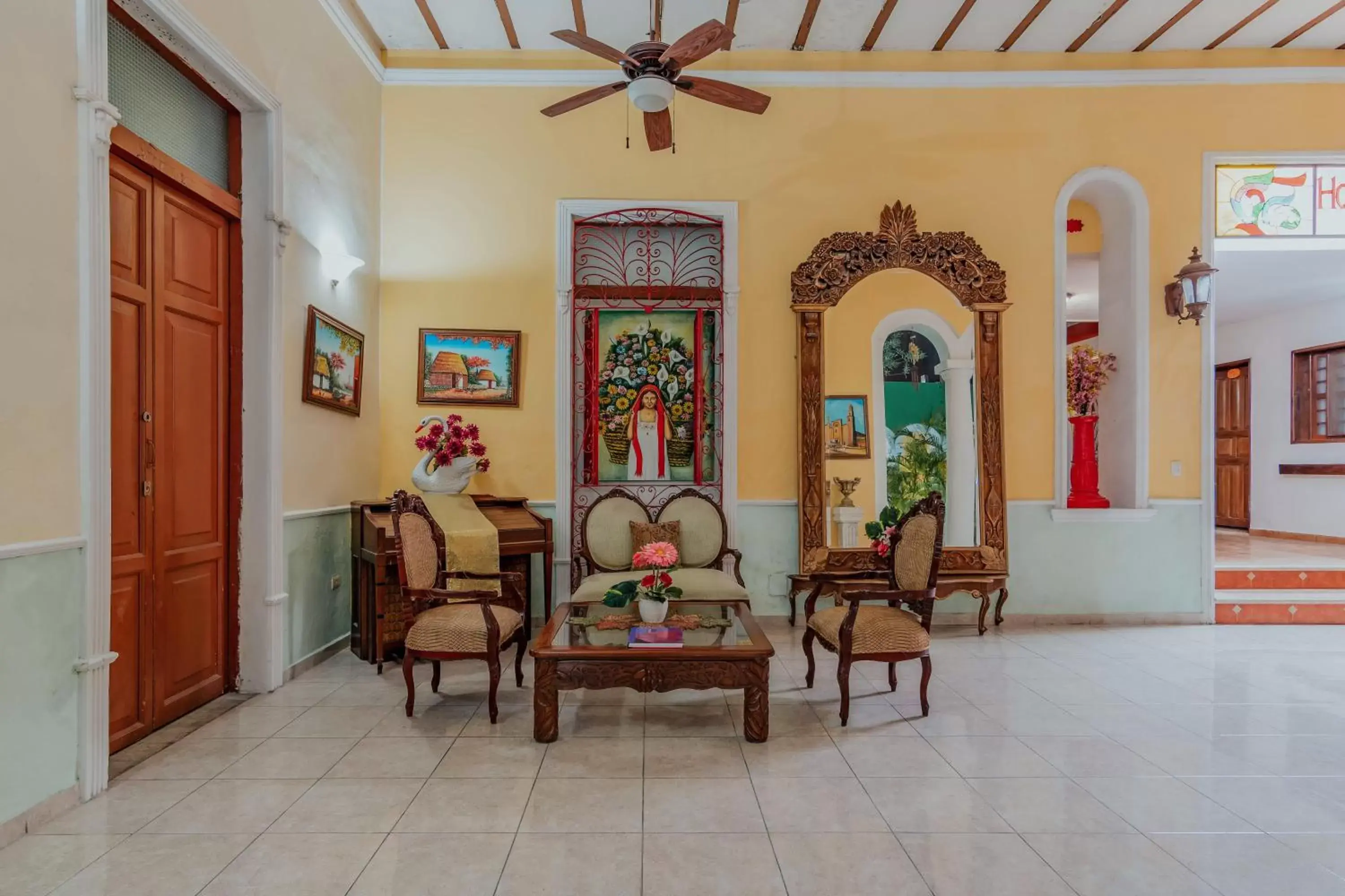 Living room in Hotel Santa María Mérida