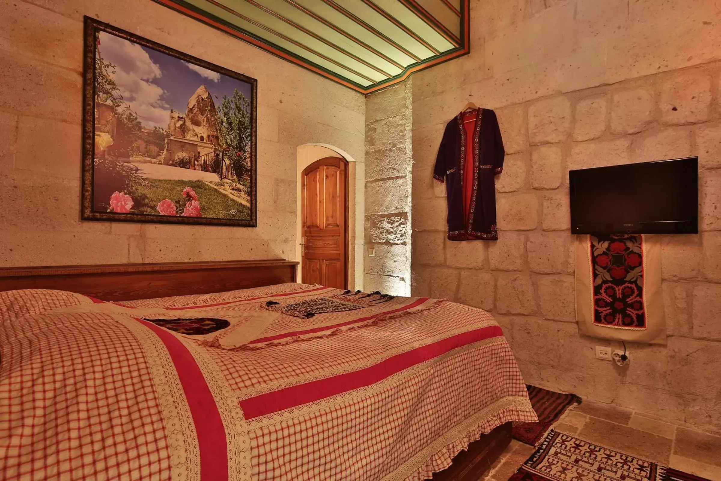 TV and multimedia, Bed in Cappadocia Cave Suites