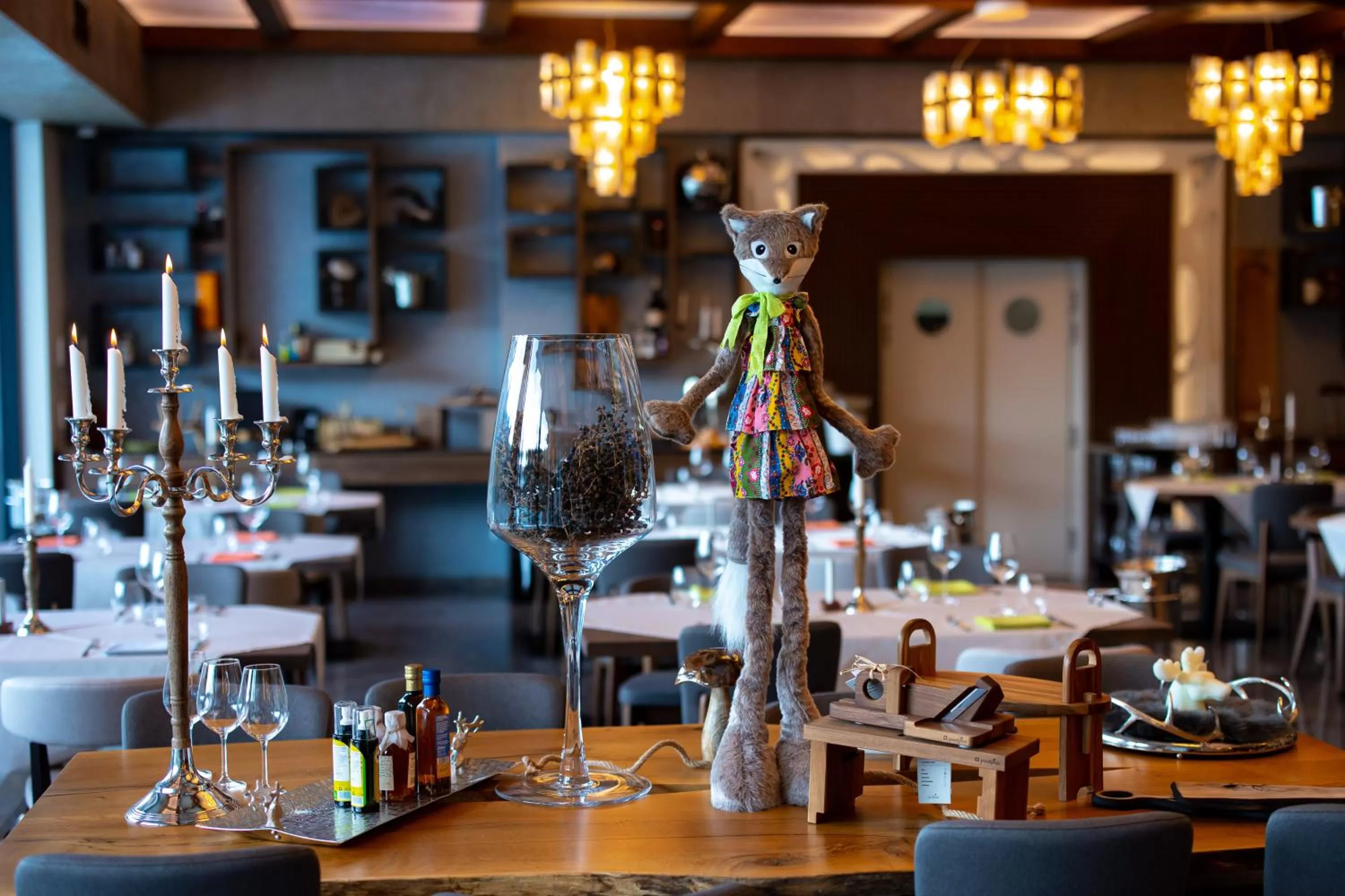 Restaurant/Places to Eat in Hotel Belmont