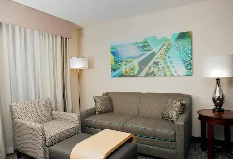 Seating Area in Poplar Inn and Suites