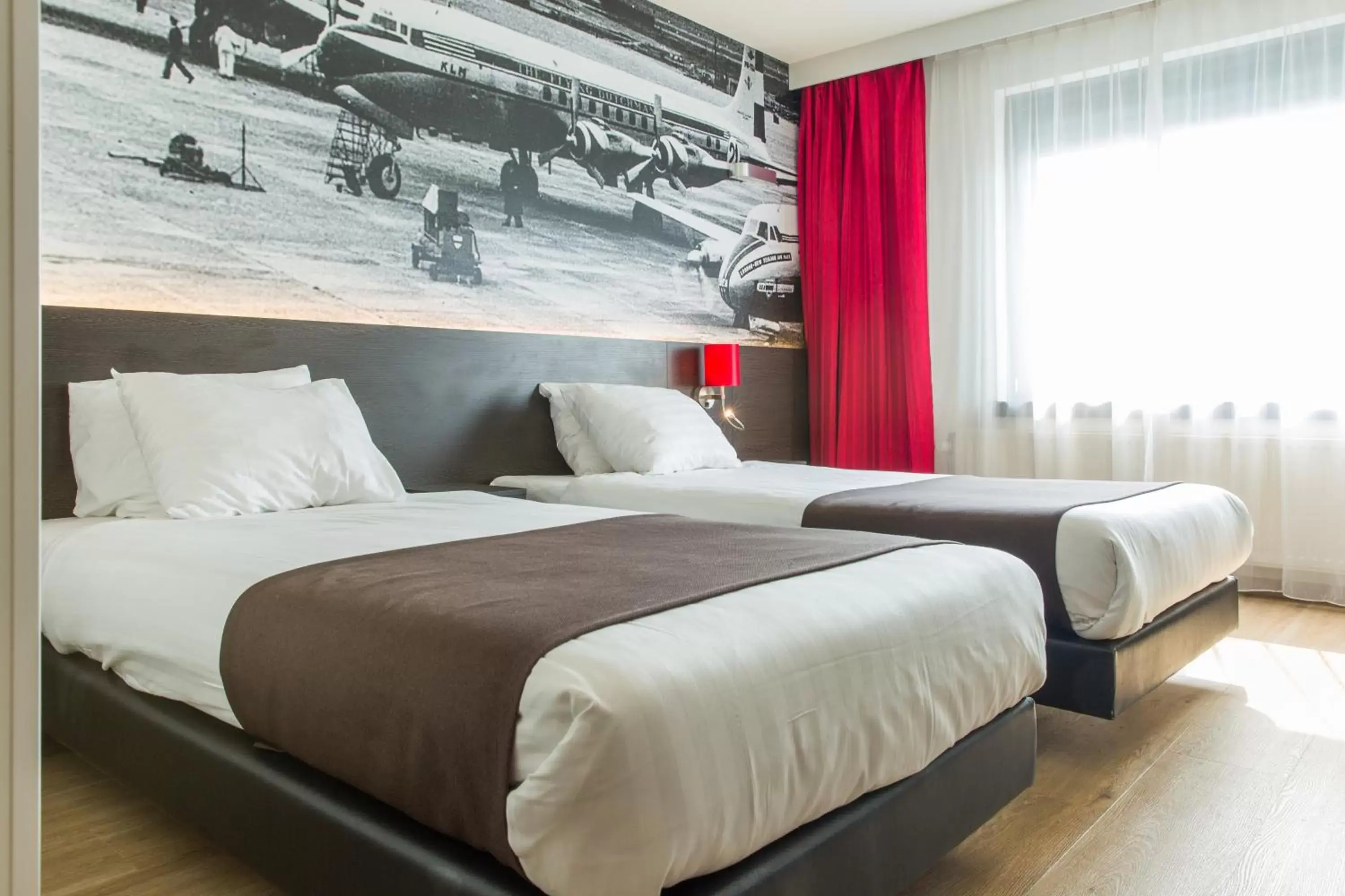 Bed in Bastion Hotel Amsterdam Airport