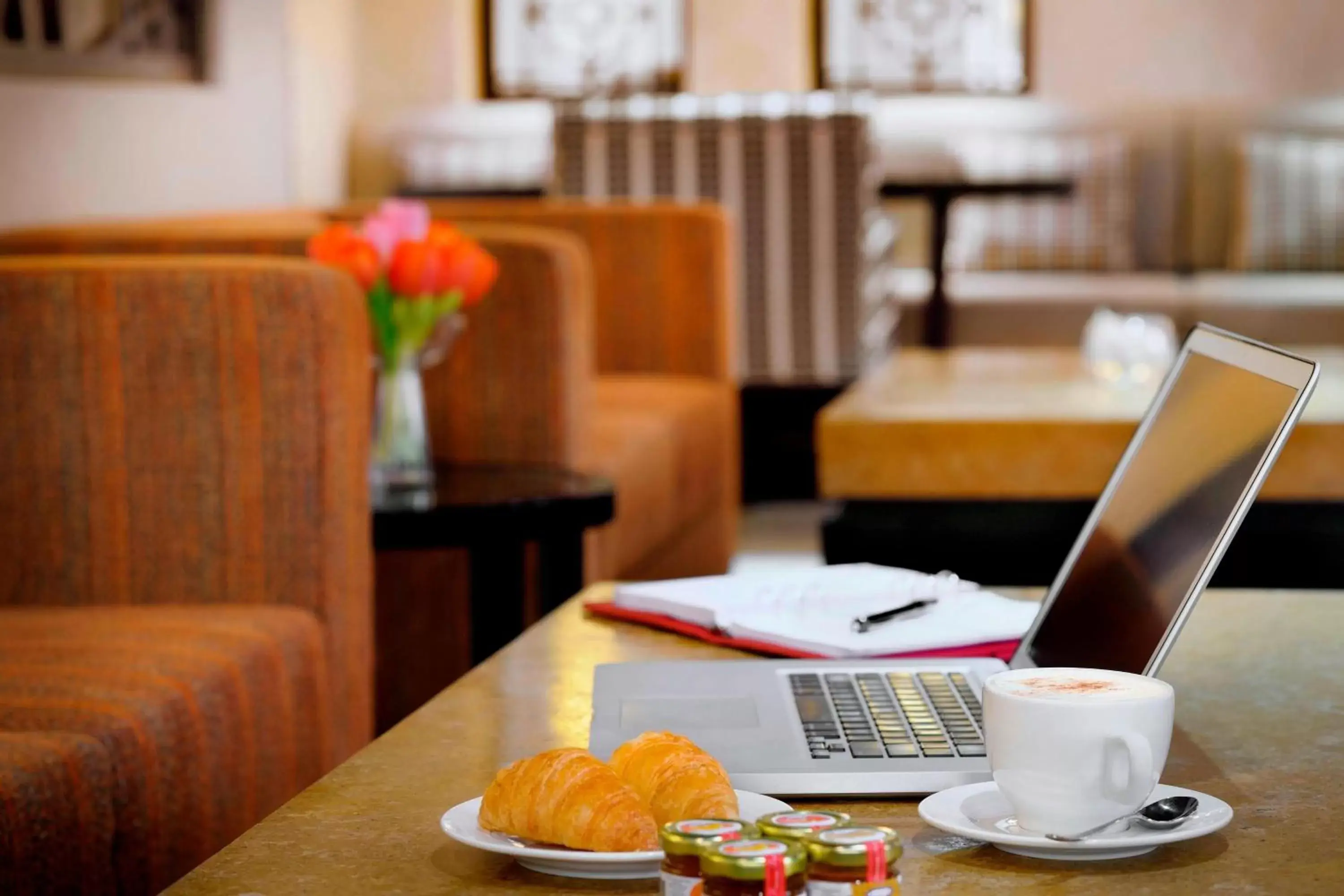 Lounge or bar in Residence Inn by Marriott Manama Juffair