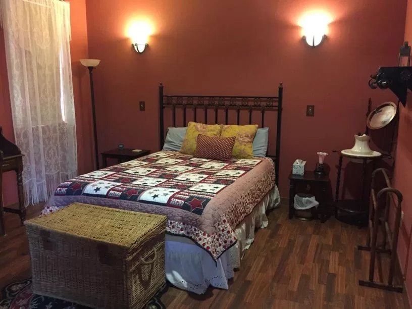 Bed in Virgil's Corner B & B