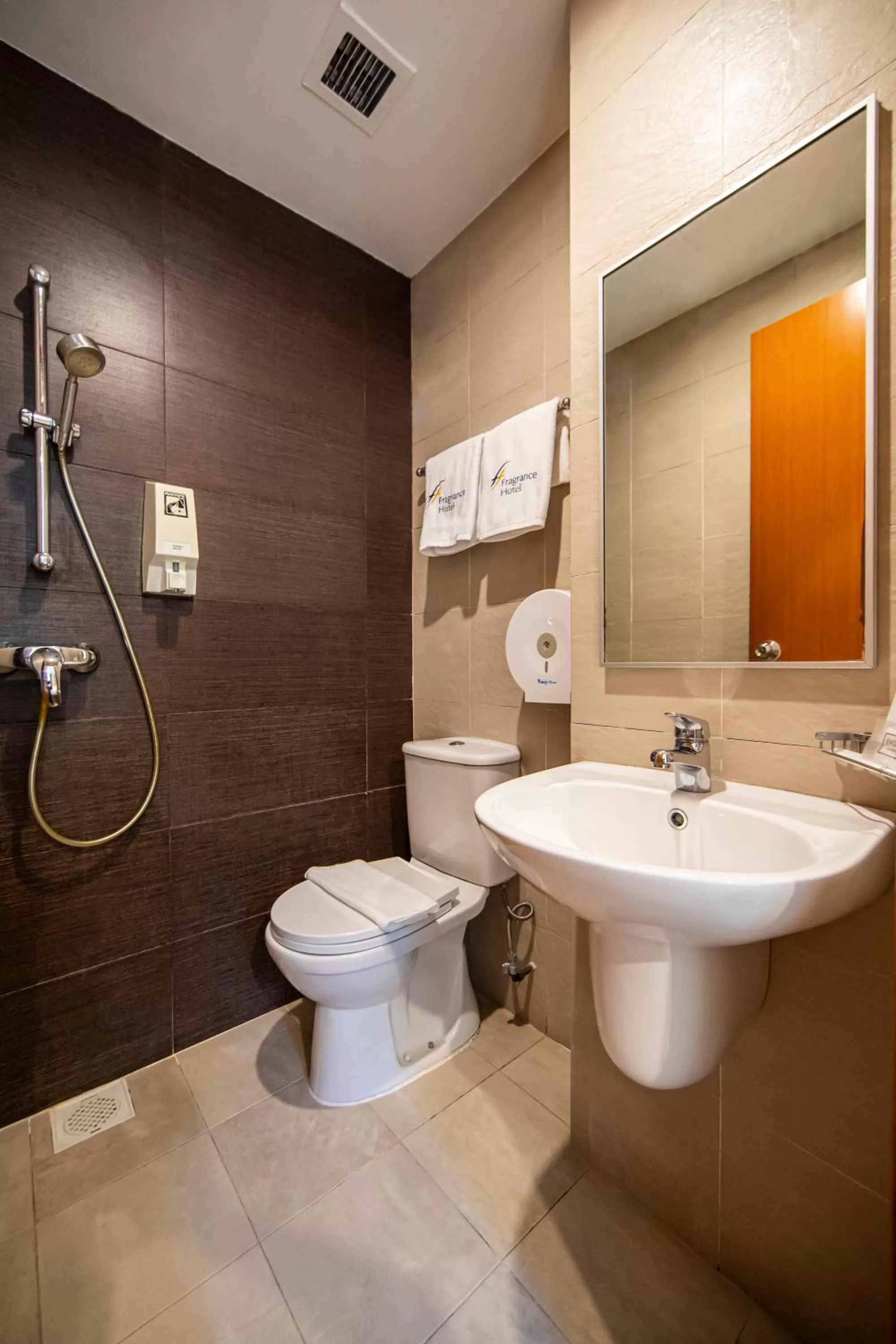 Shower in Fragrance Hotel - Oasis