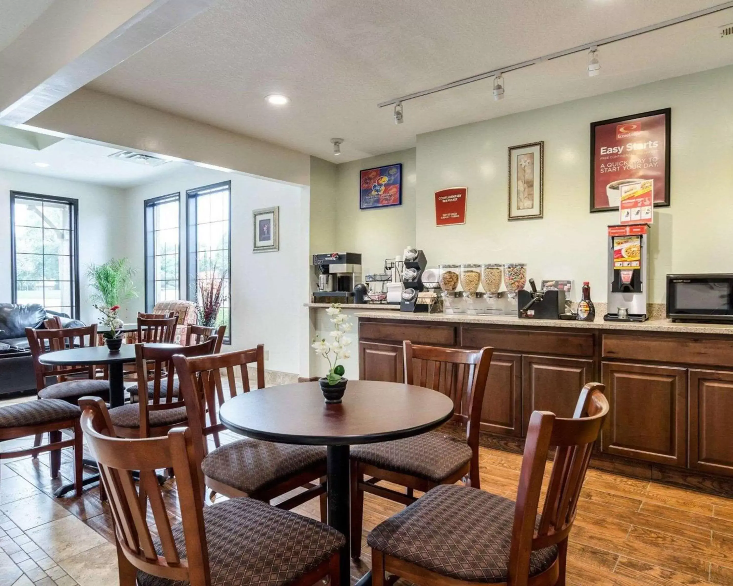 Breakfast in Econo Lodge University Breakfast in Econo Lodge University