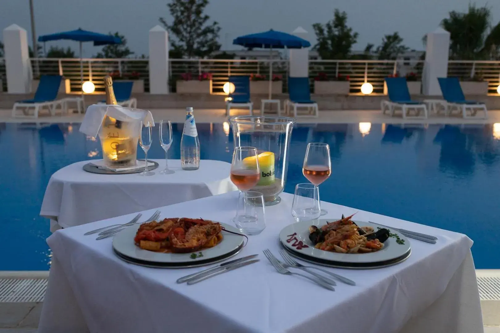 Food and drinks in Club Azzurro Hotel & Resort