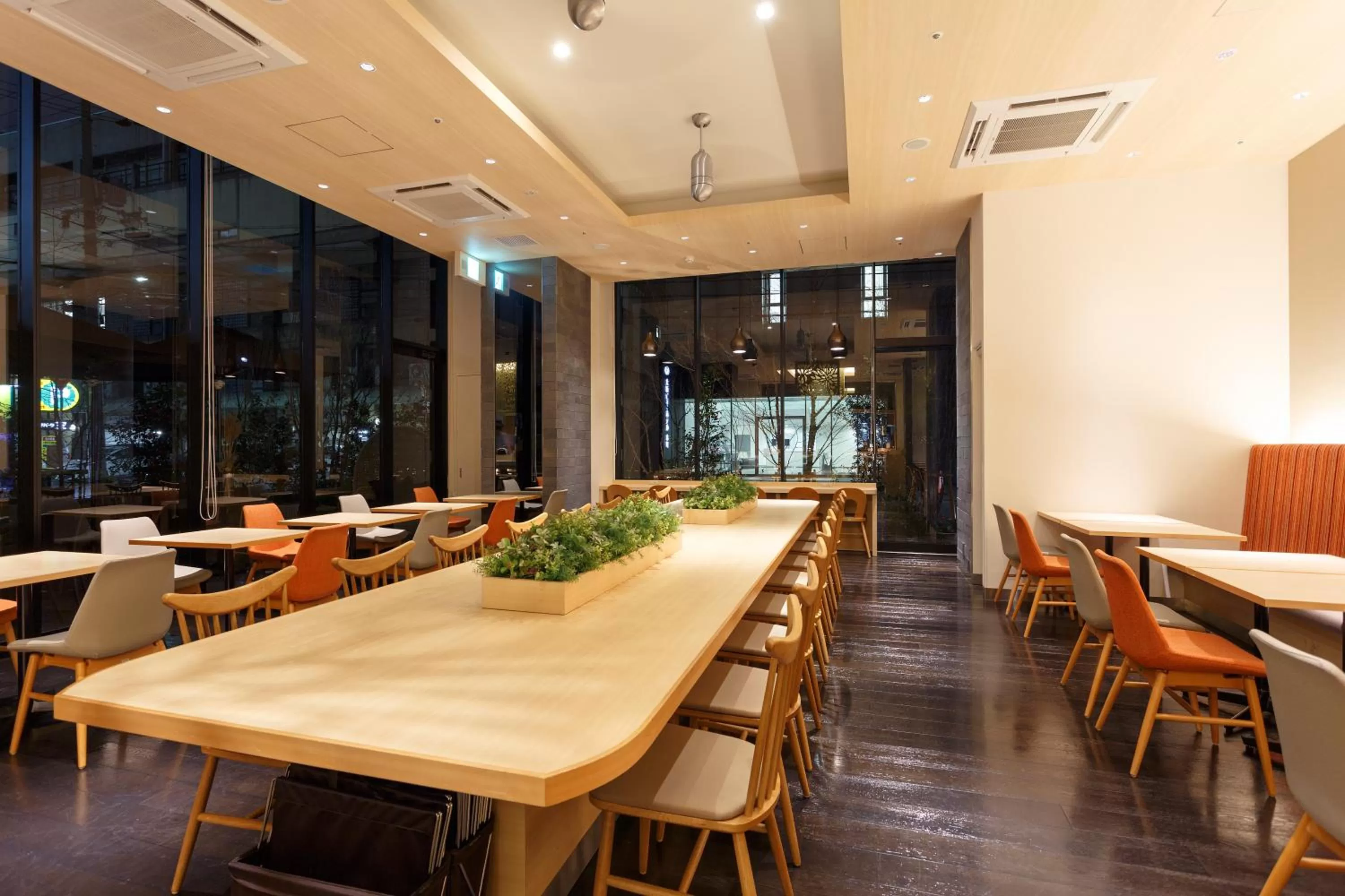 Communal lounge/ TV room in Osaka View Hotel Honmachi