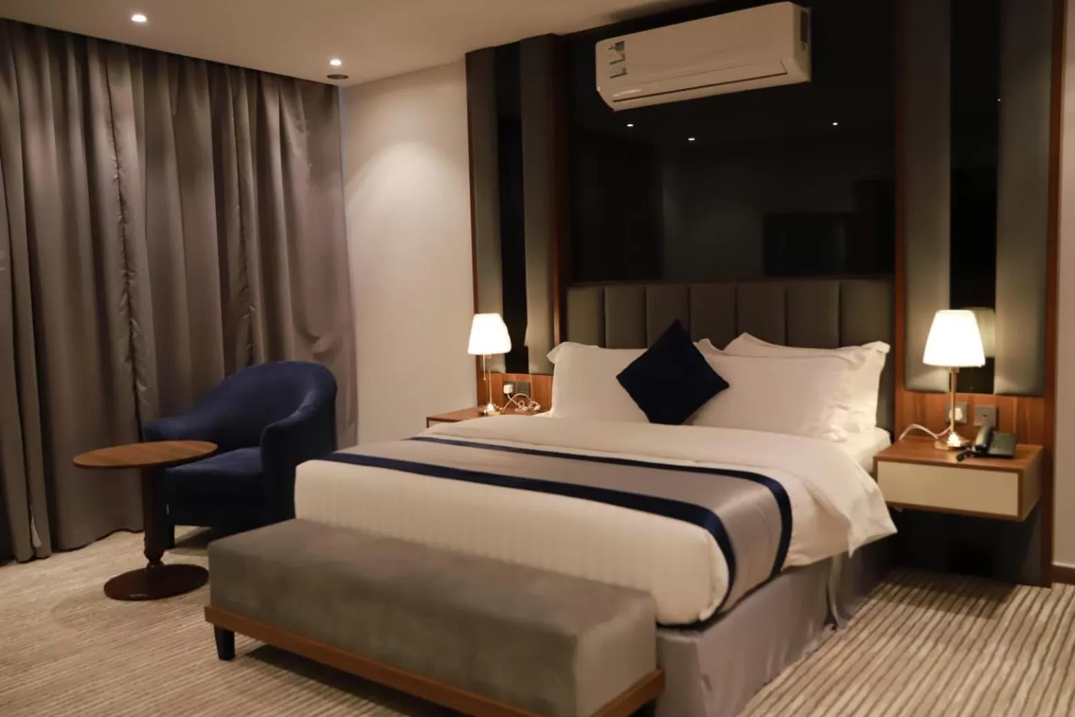 Bedroom, Bed in Tulip View Hotel