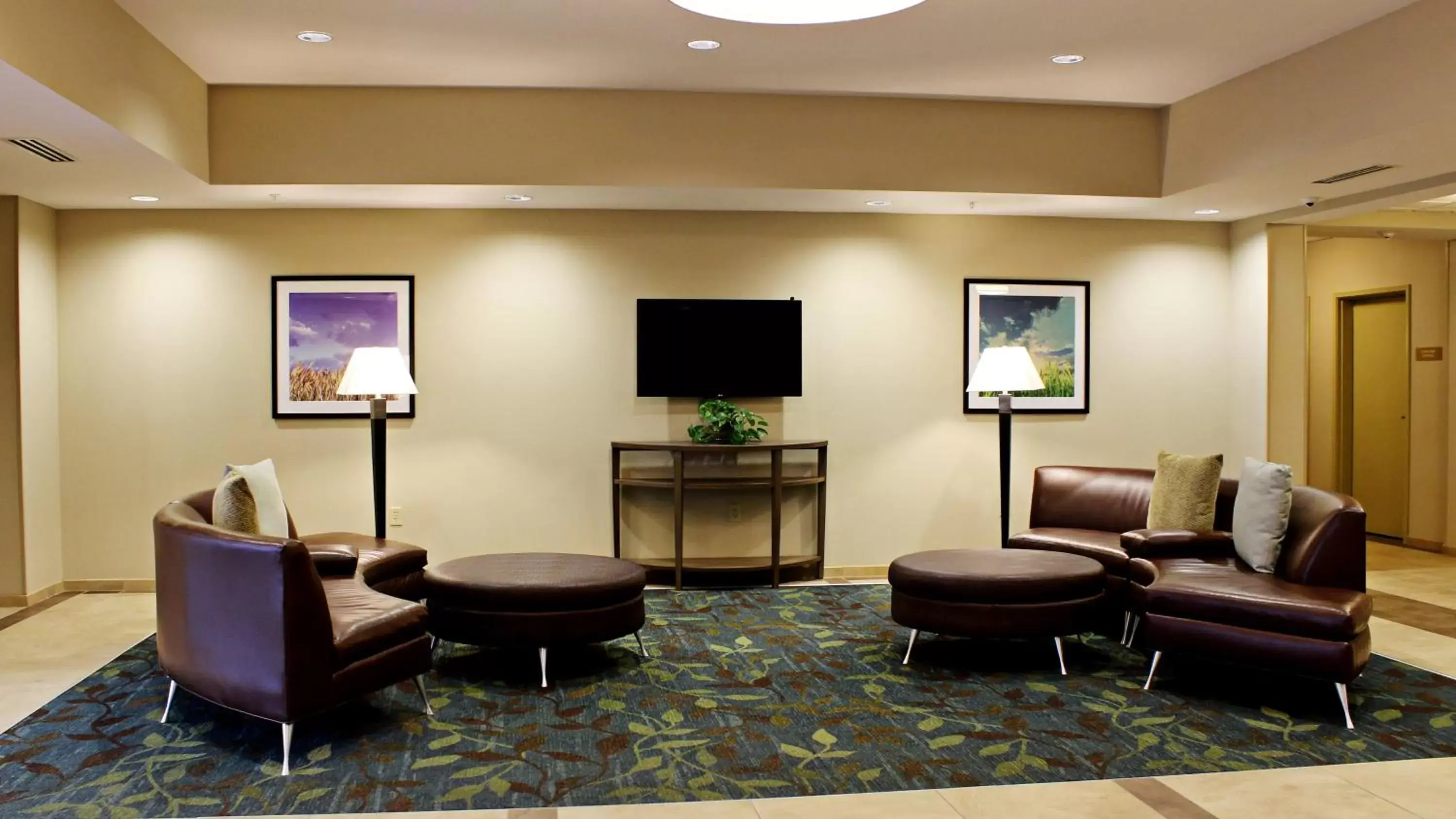 Property building in Candlewood Suites Sioux City - Southern Hills by IHG Property building in Candlewood Suites Sioux City - Southern Hills by IHG