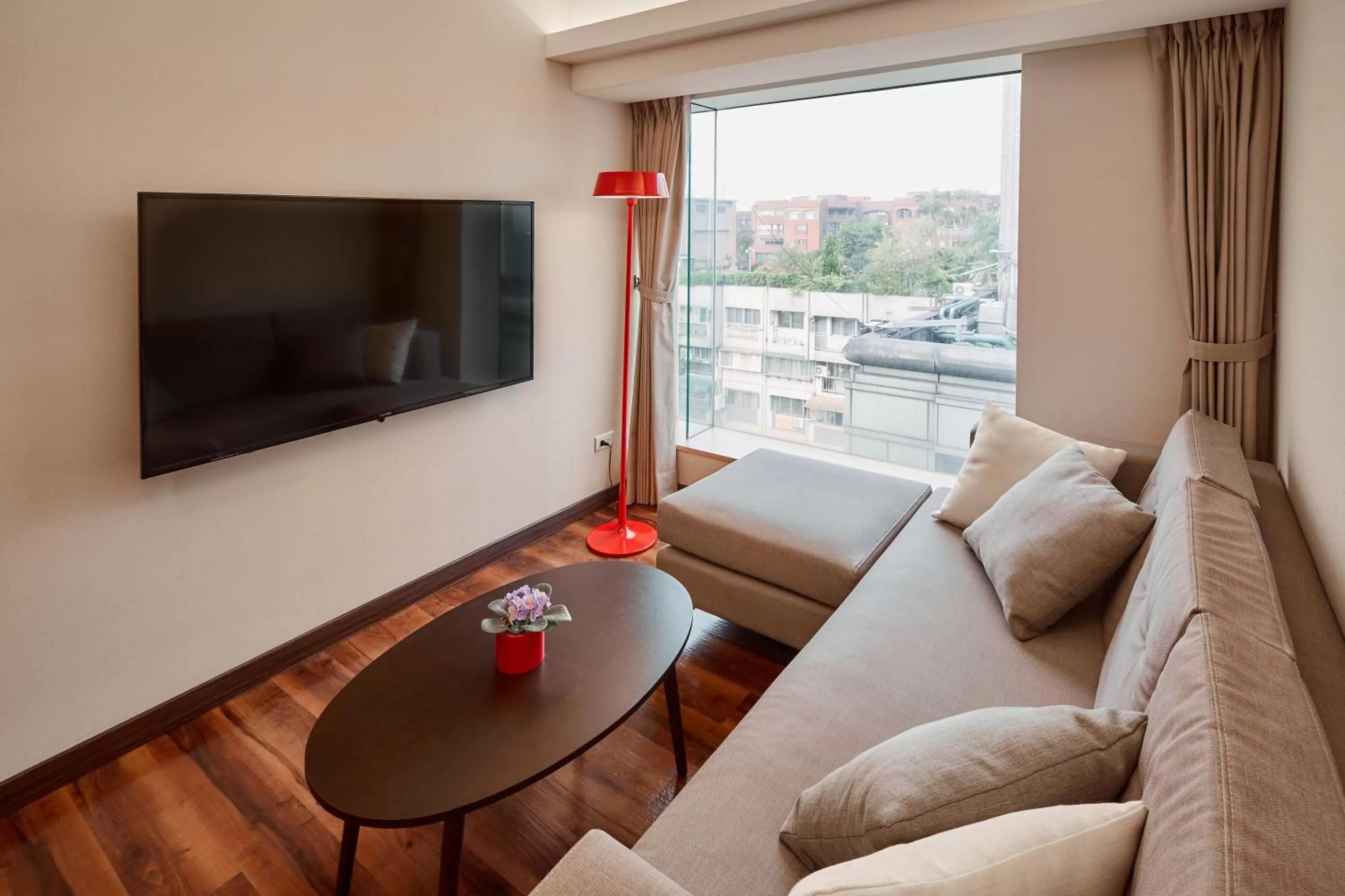 Living room in Eastin Taipei Hotel