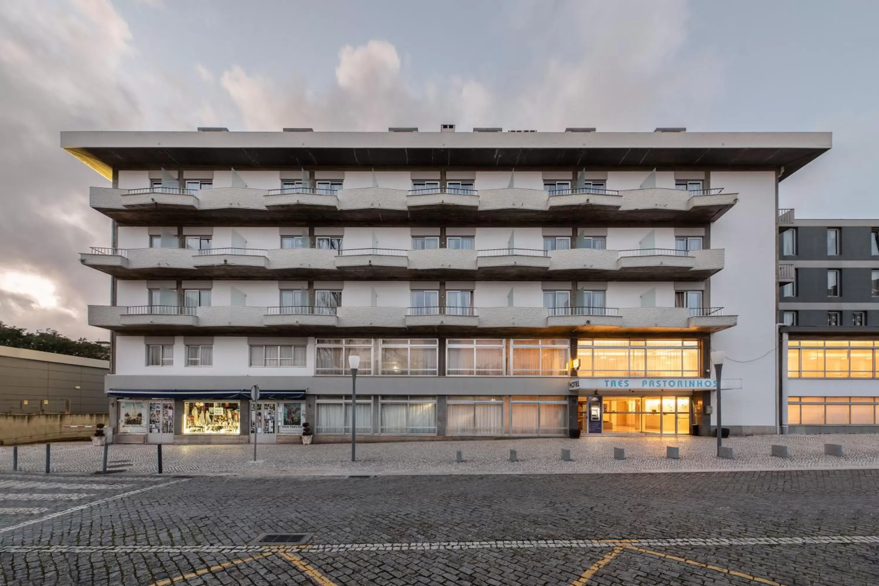 Property building in Crisol Tres Pastorinhos Property building in Crisol Tres Pastorinhos