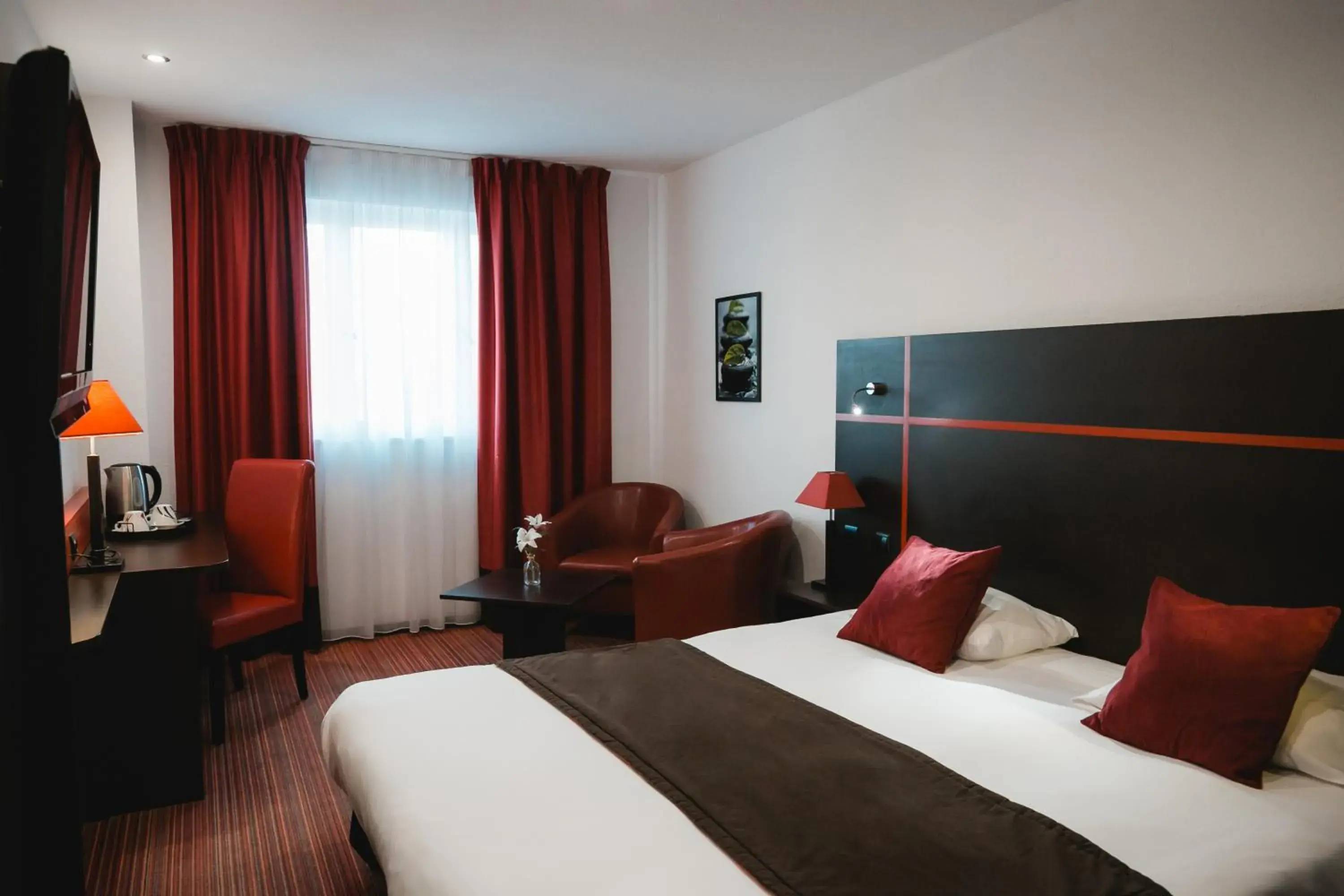 Bed in Zenia Hotel & Spa